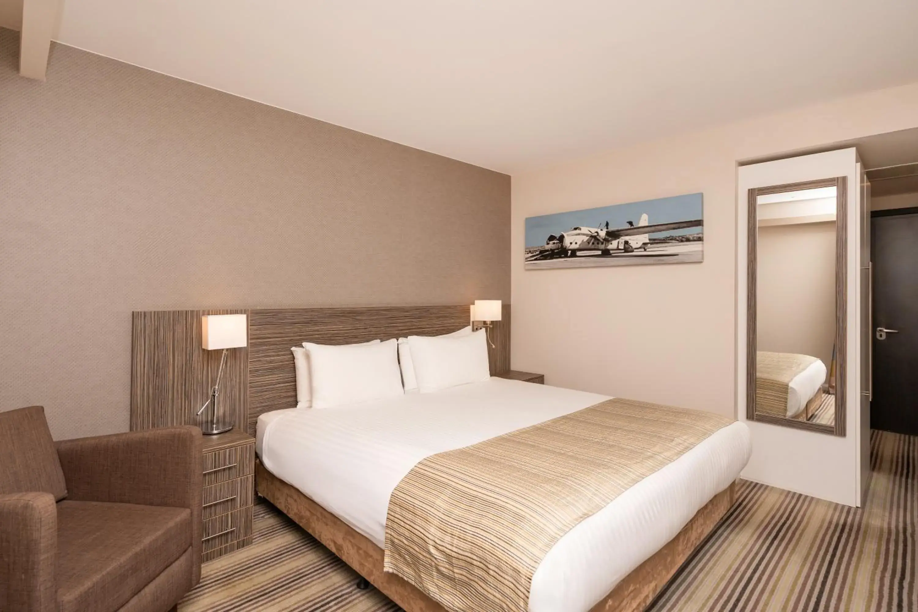 King Room with View - Non-Smoking in Holiday Inn Southend by IHG King Room with View - Non-Smoking in Holiday Inn Southend by IHG