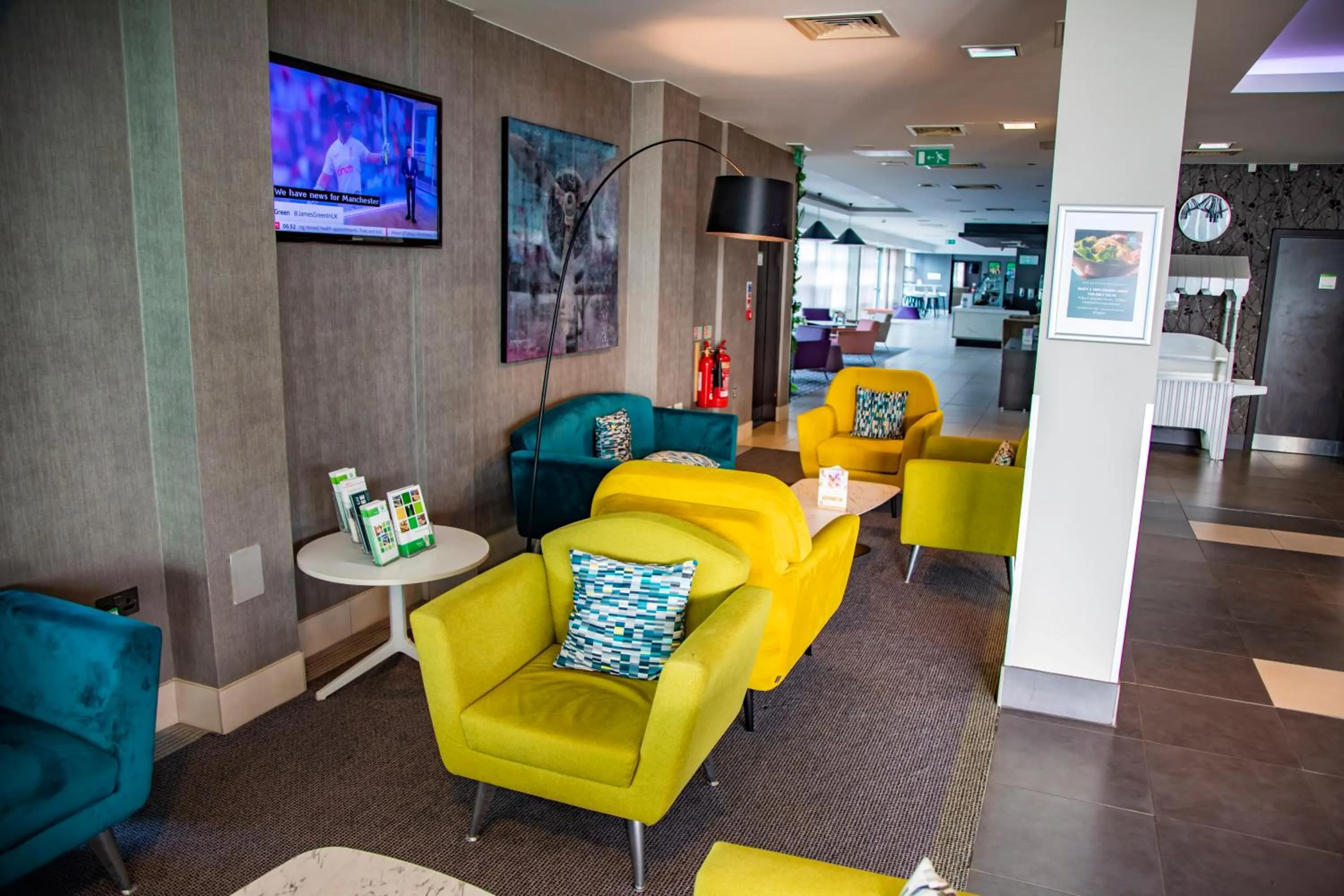 Lobby or reception in Holiday Inn Southend by IHG