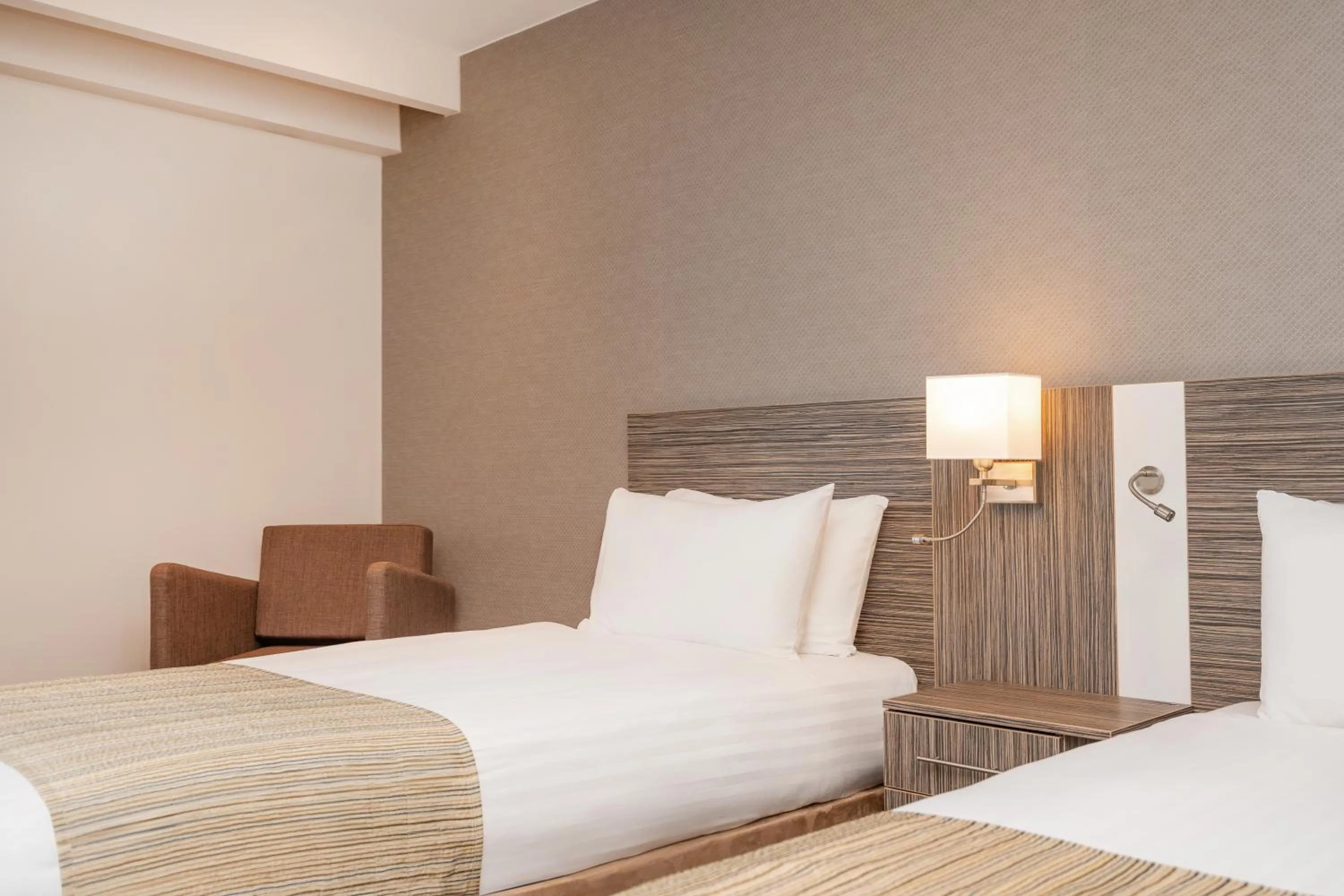 Bedroom, Bed in Holiday Inn Southend by IHG