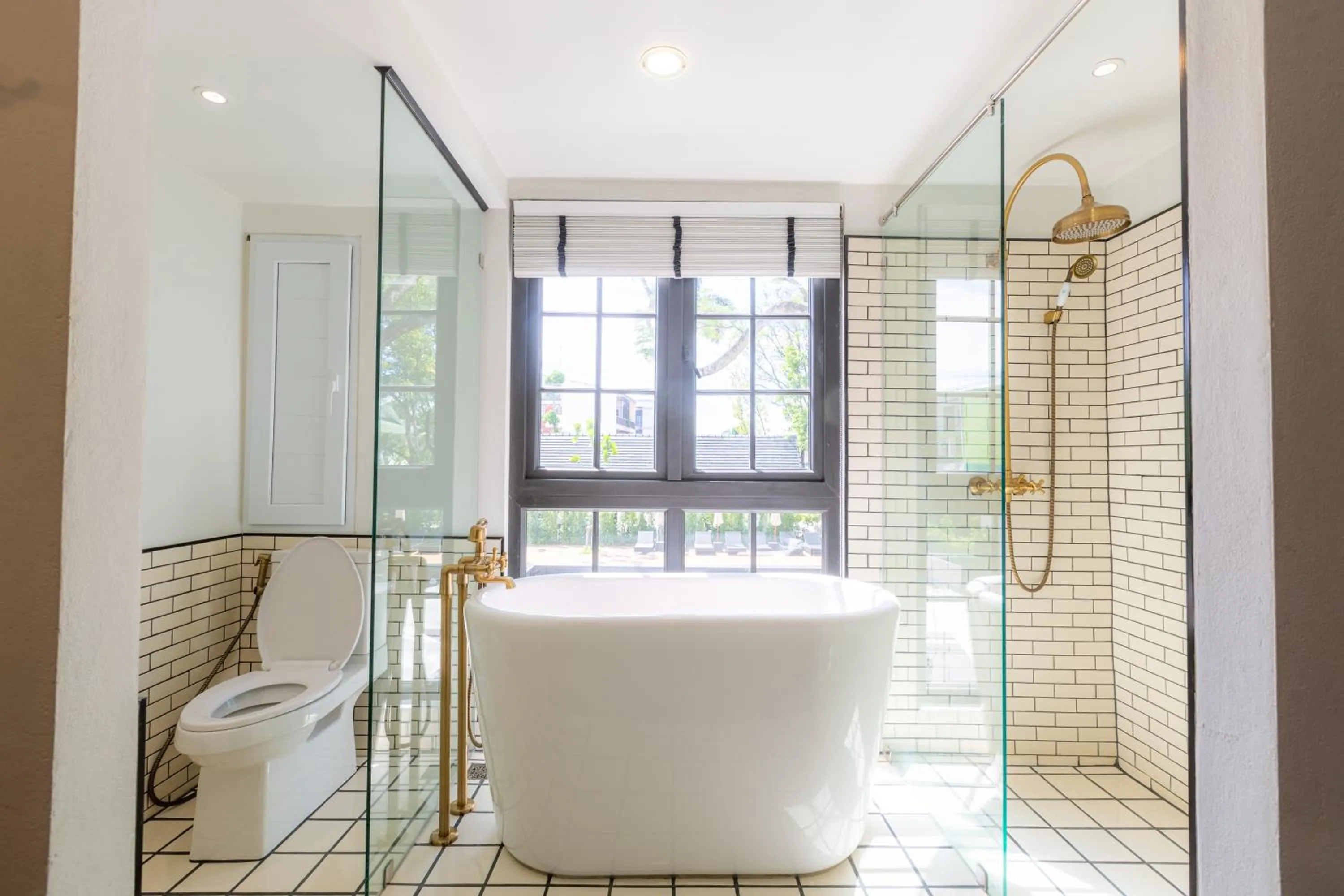 Shower in MORA Boutique Hotel