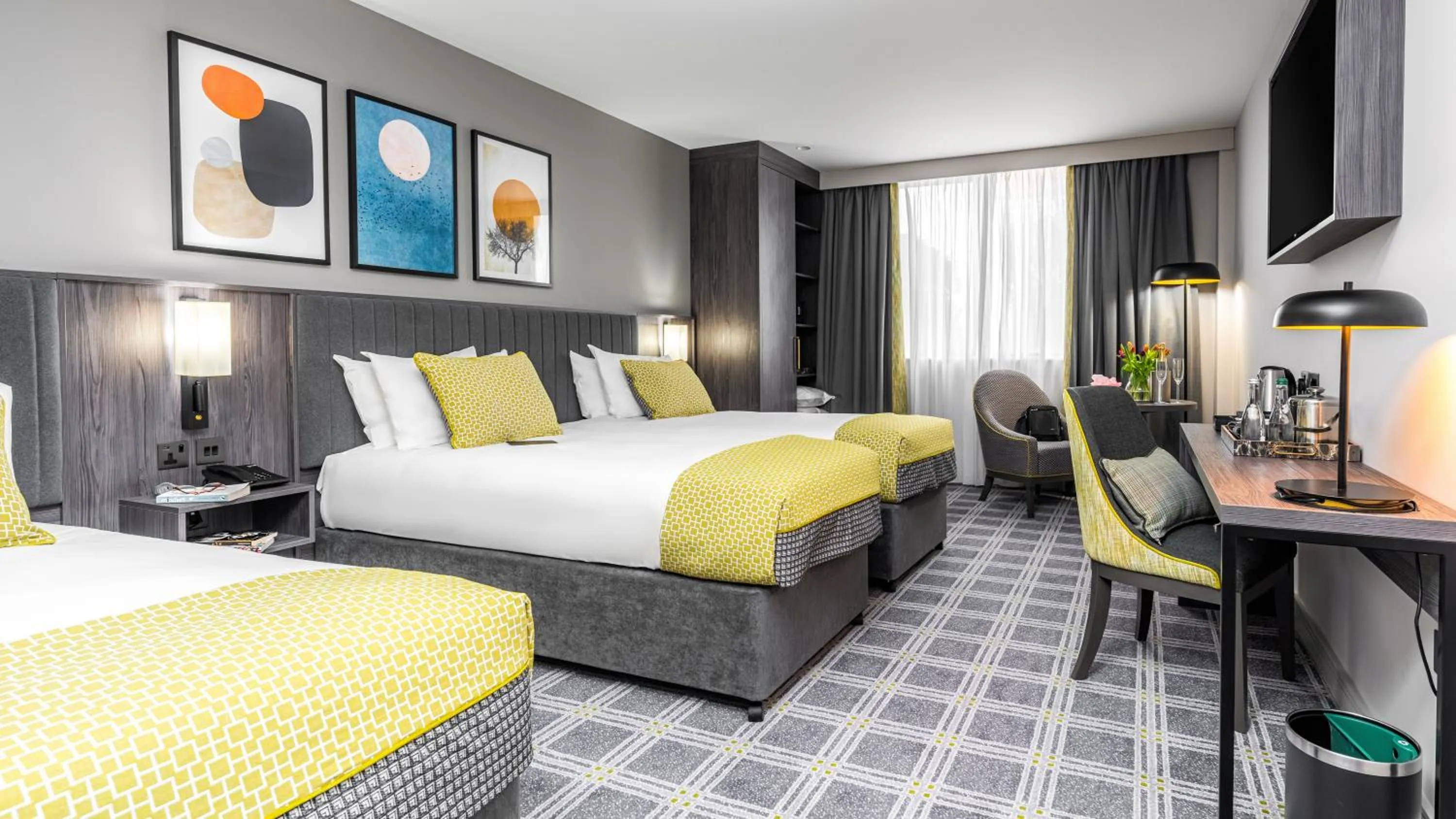 Photo of the whole room, Bed in Plaza Hotel Tallaght