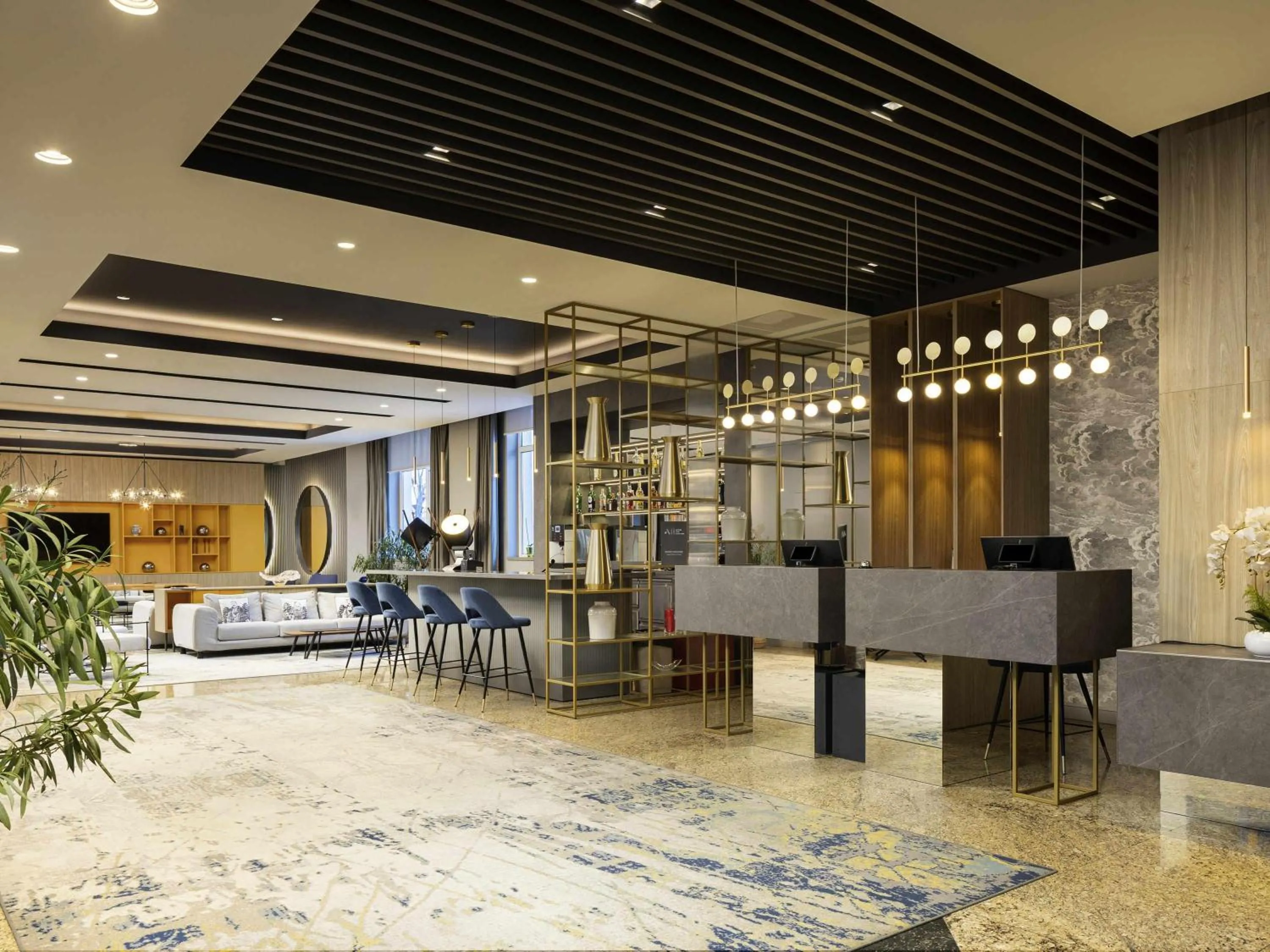 Lounge or bar in Mercure Sibiu Airport