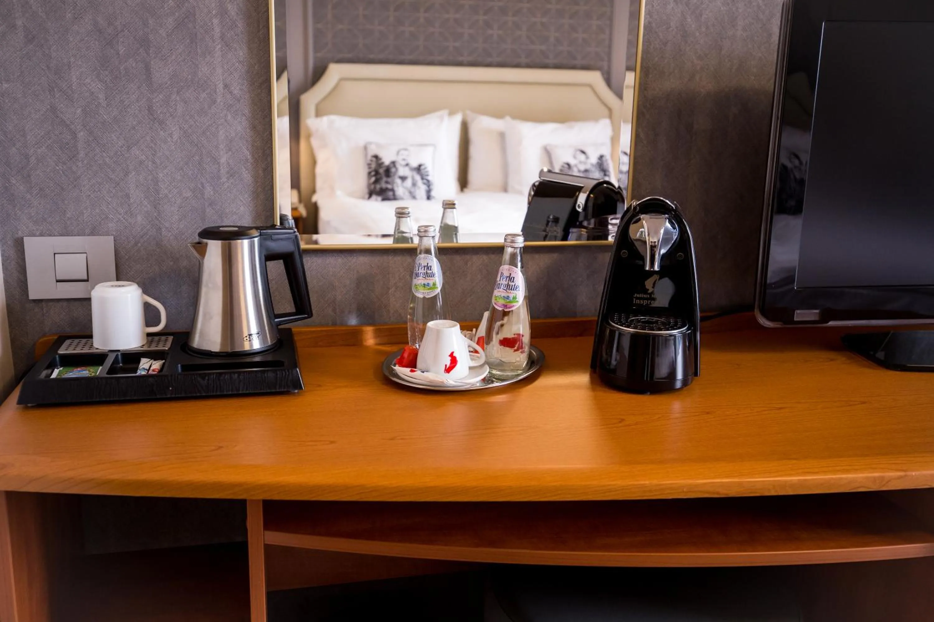 Coffee/tea facilities in Mercure Sibiu Airport