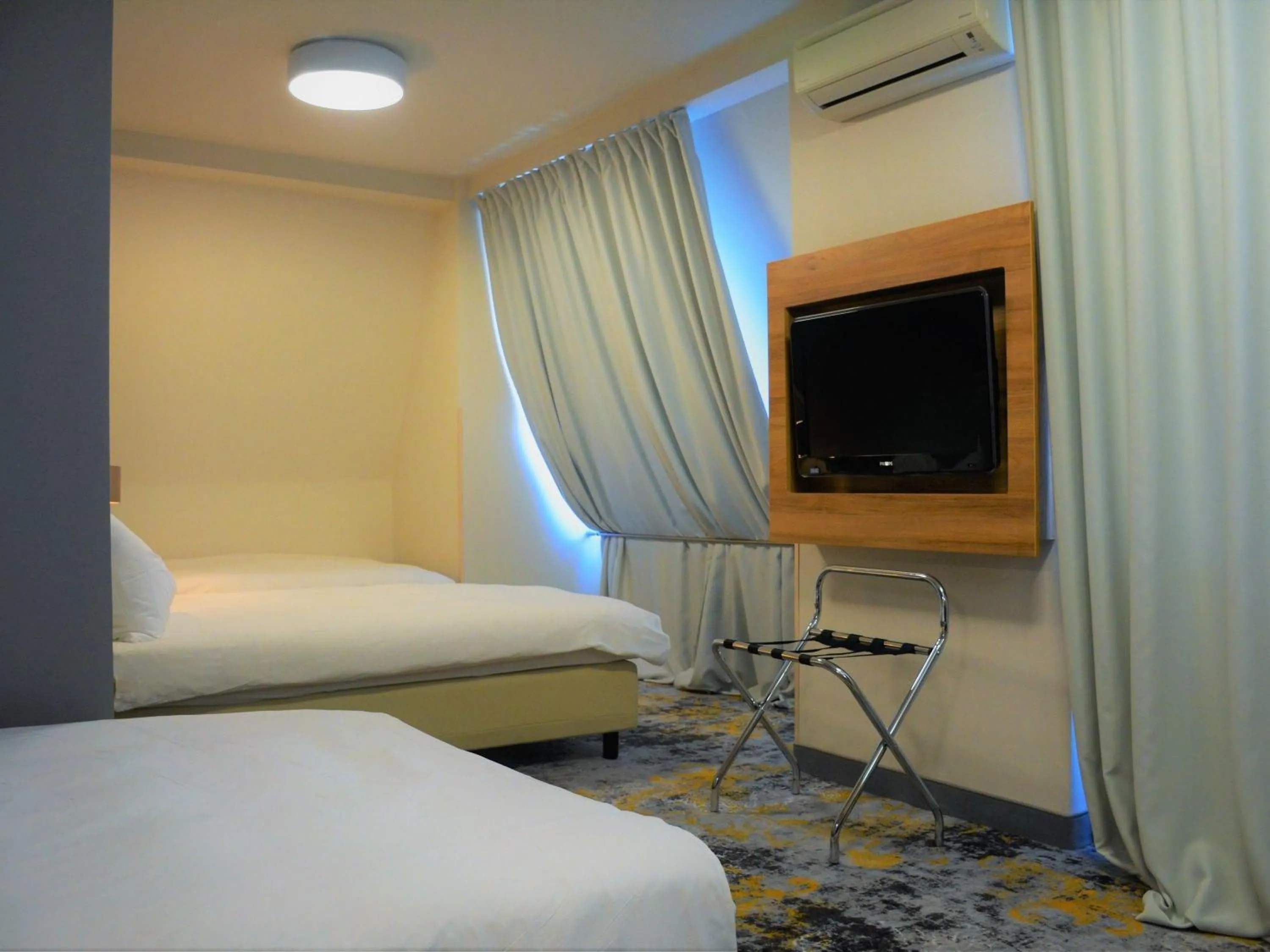 Bedroom, Bed in Mercure Sibiu Airport