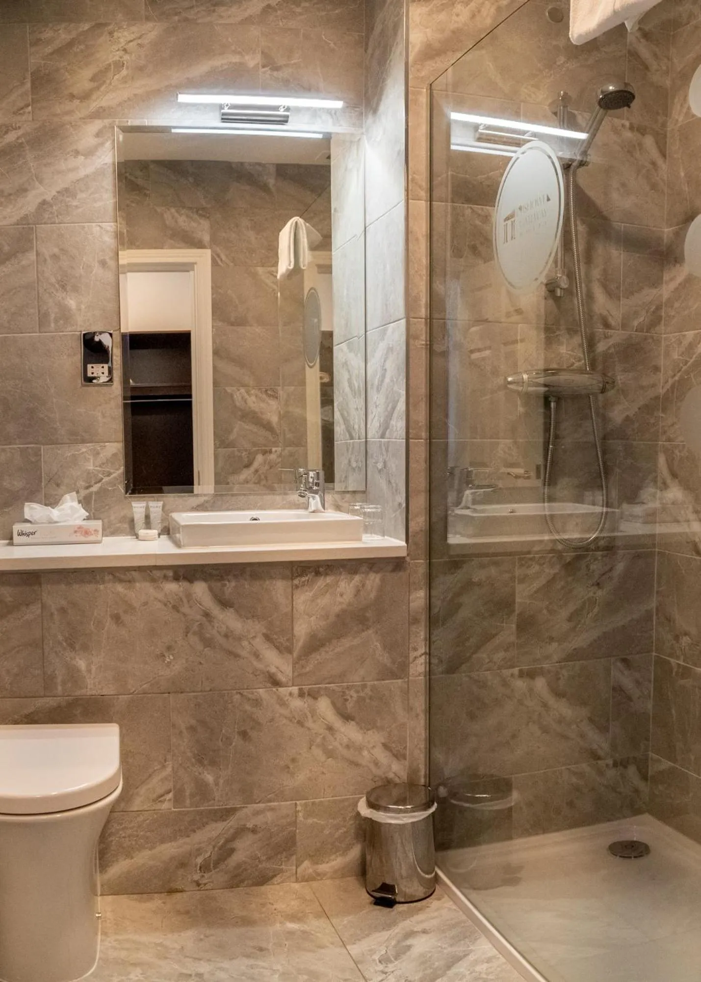 Bathroom in Inishowen Gateway Hotel