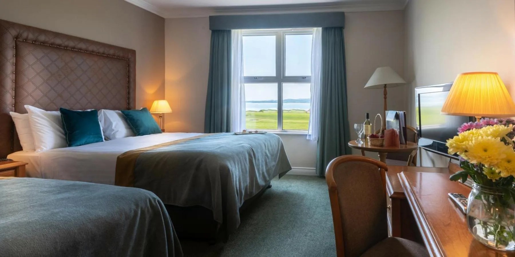 Sea view, Bed in Inishowen Gateway Hotel