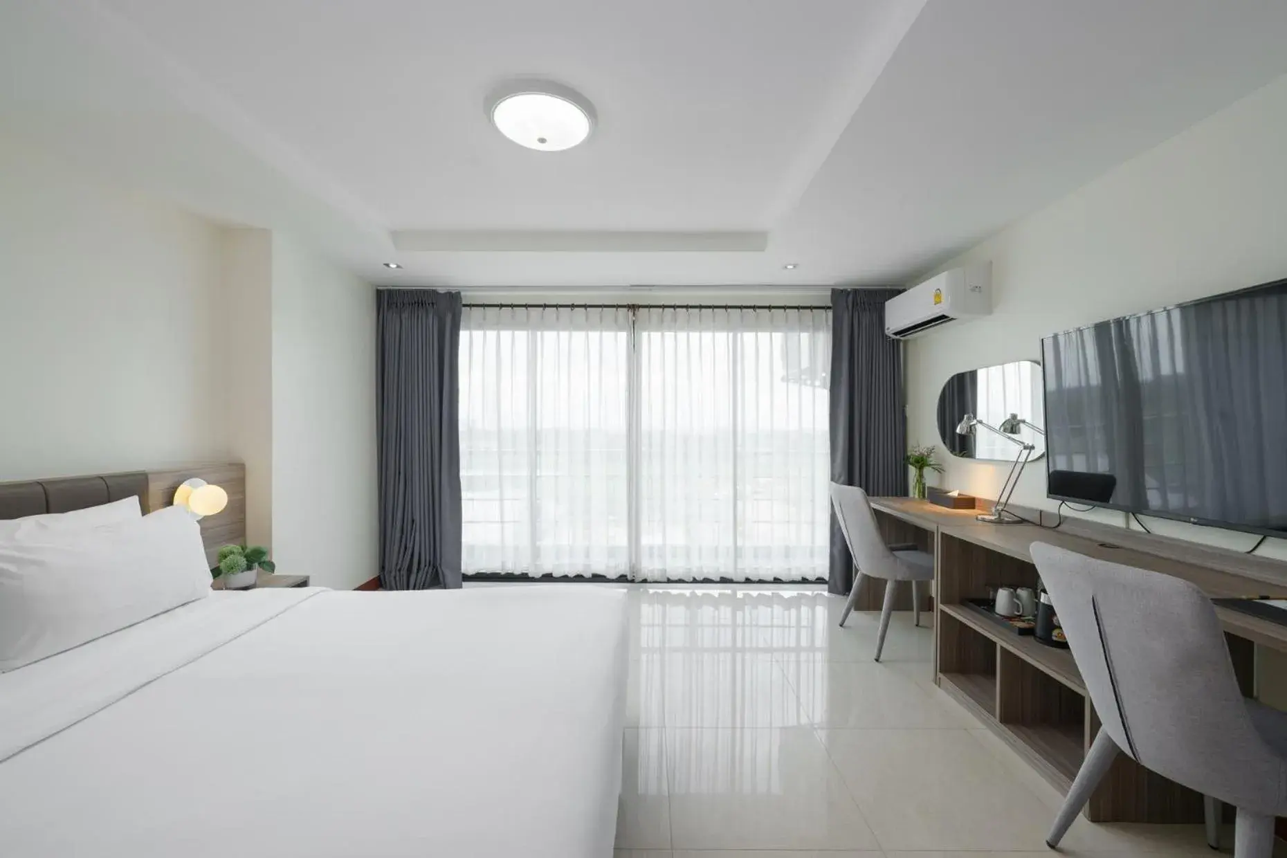 Deluxe Double Room - Non-Smoking in SureStay By Best Western Iconic Suvarnabhumi Deluxe Double Room - Non-Smoking in SureStay By Best Western Iconic Suvarnabhumi