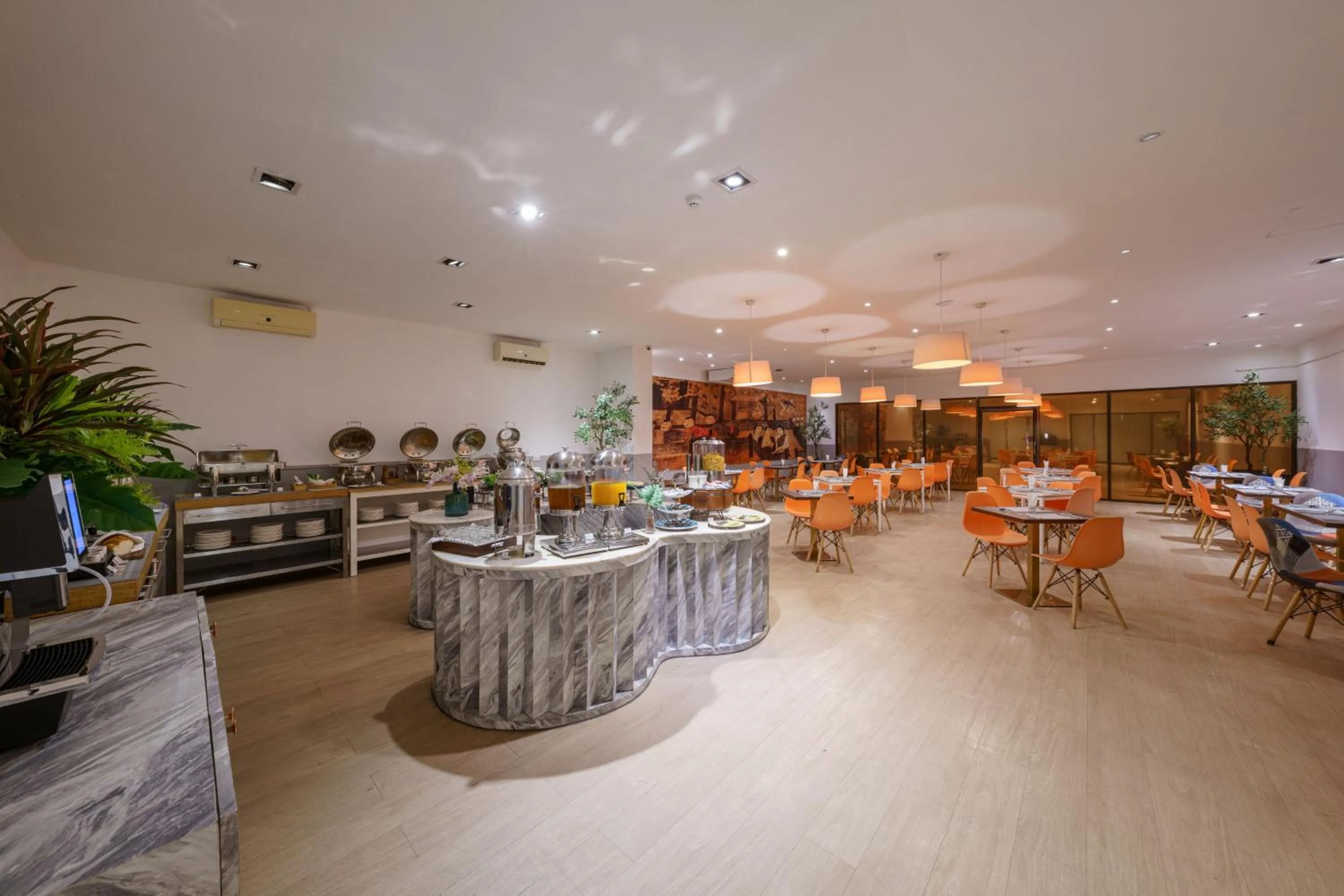 Restaurant/places to eat in SureStay By Best Western Iconic Suvarnabhumi