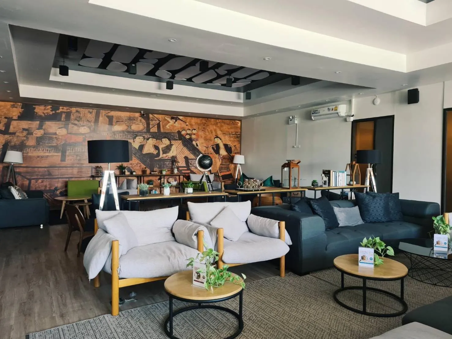 Lobby or reception in SureStay By Best Western Iconic Suvarnabhumi