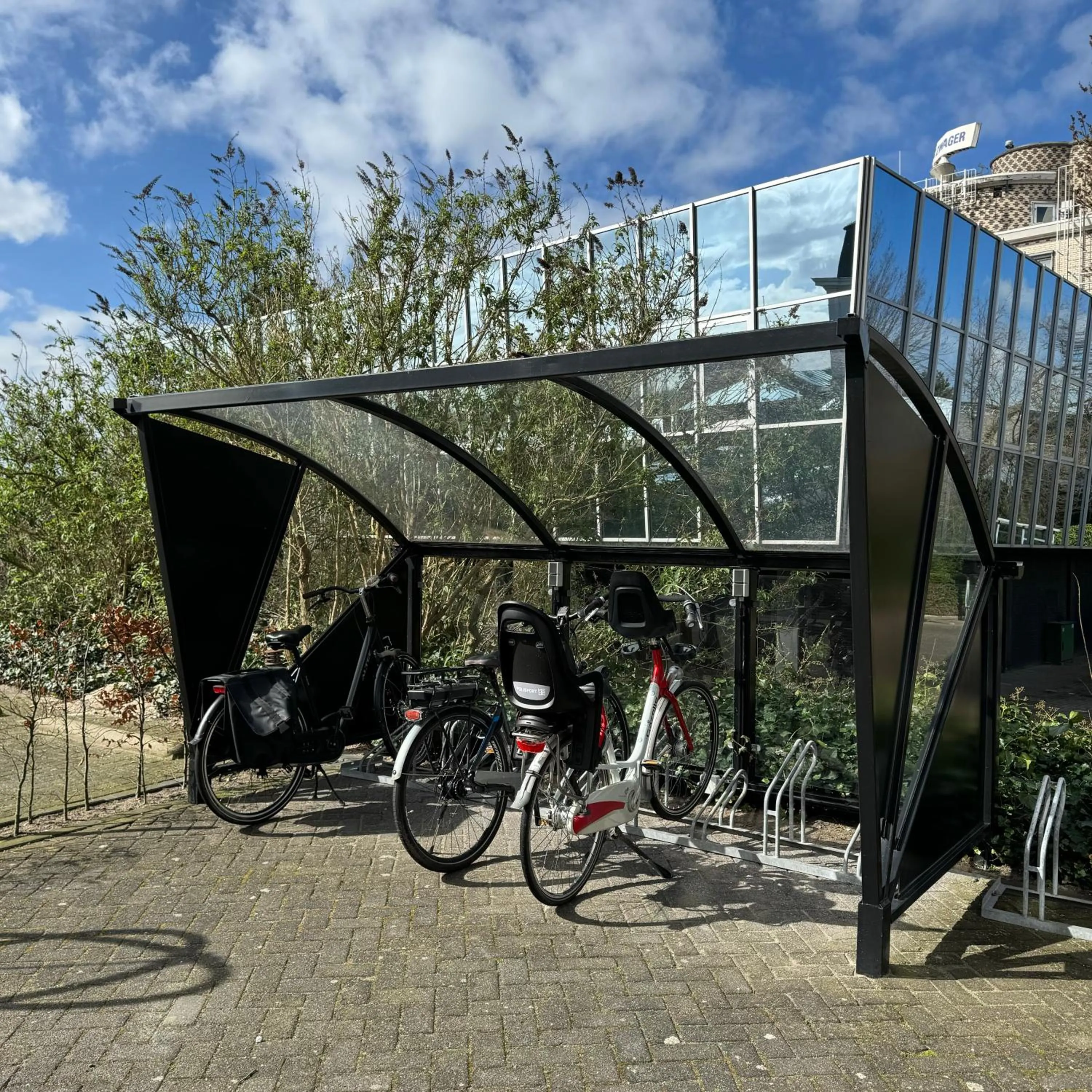 Cycling in Hotel Maassluis