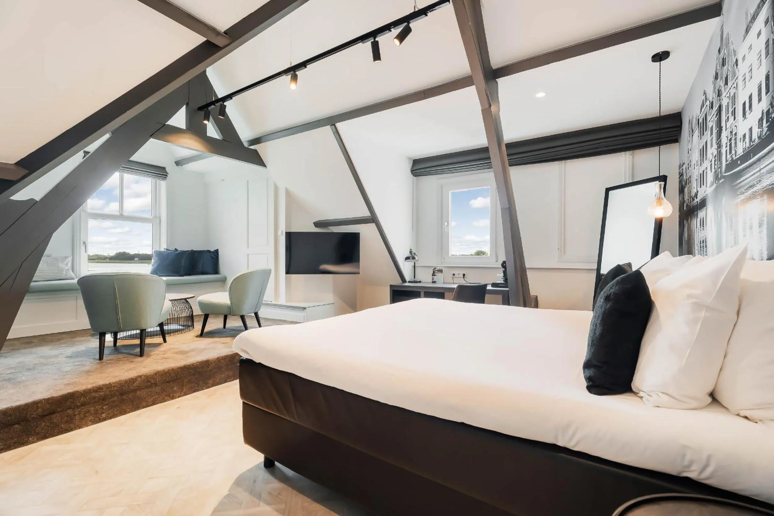 TV and multimedia, Bed in Hotel Maassluis