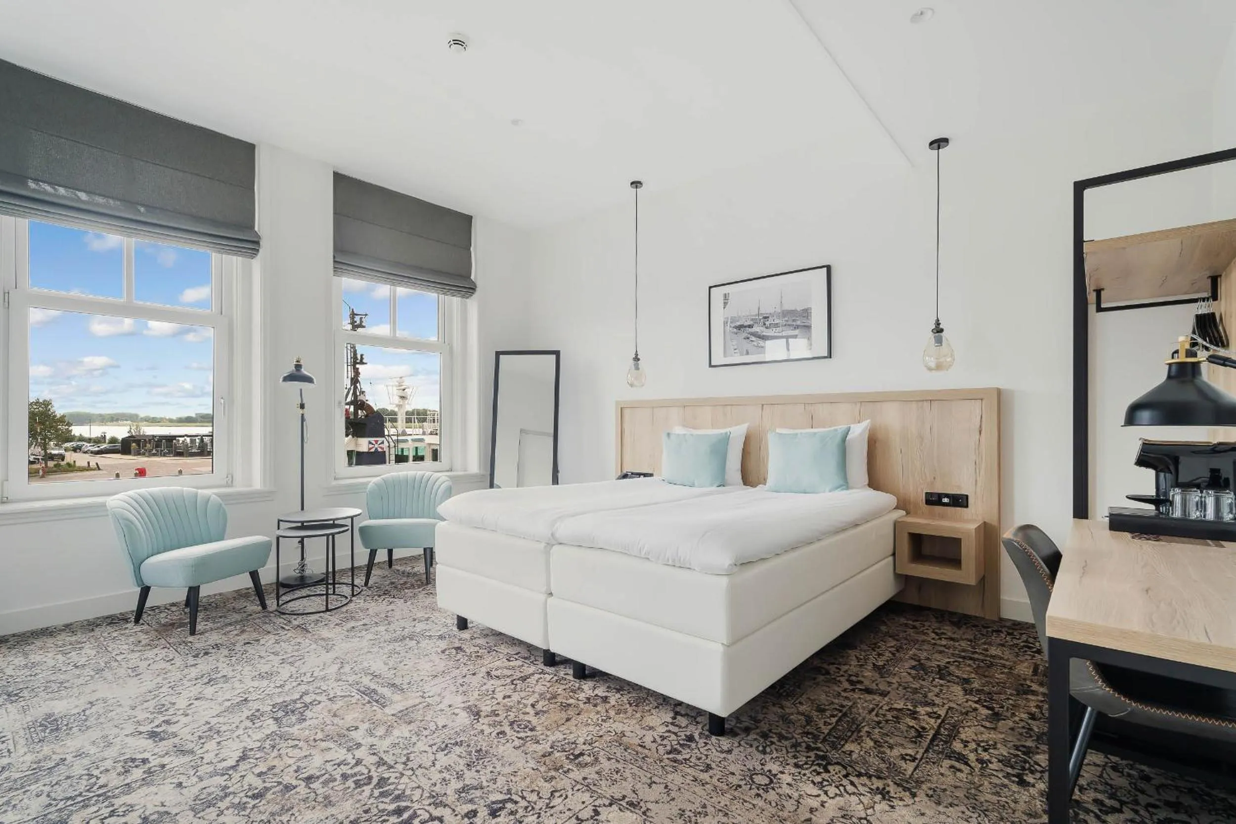 Bed in Hotel Maassluis