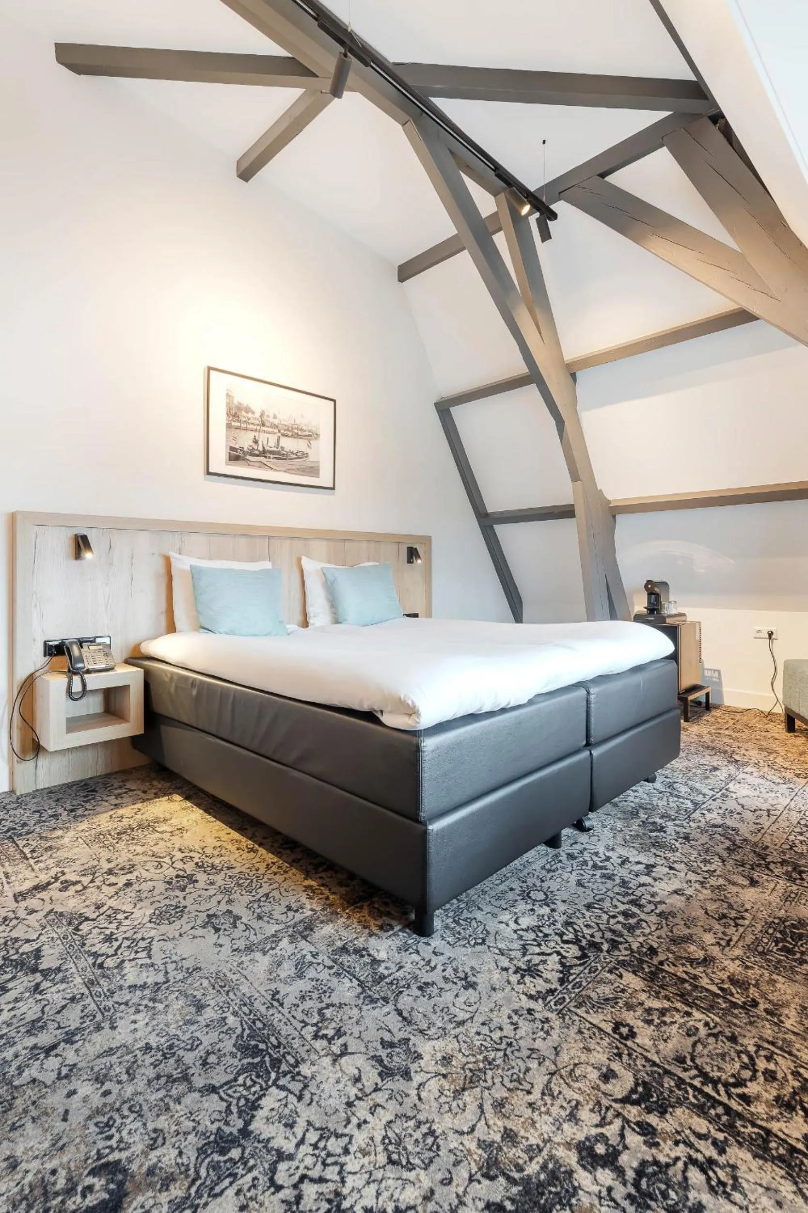 Bed in Hotel Maassluis