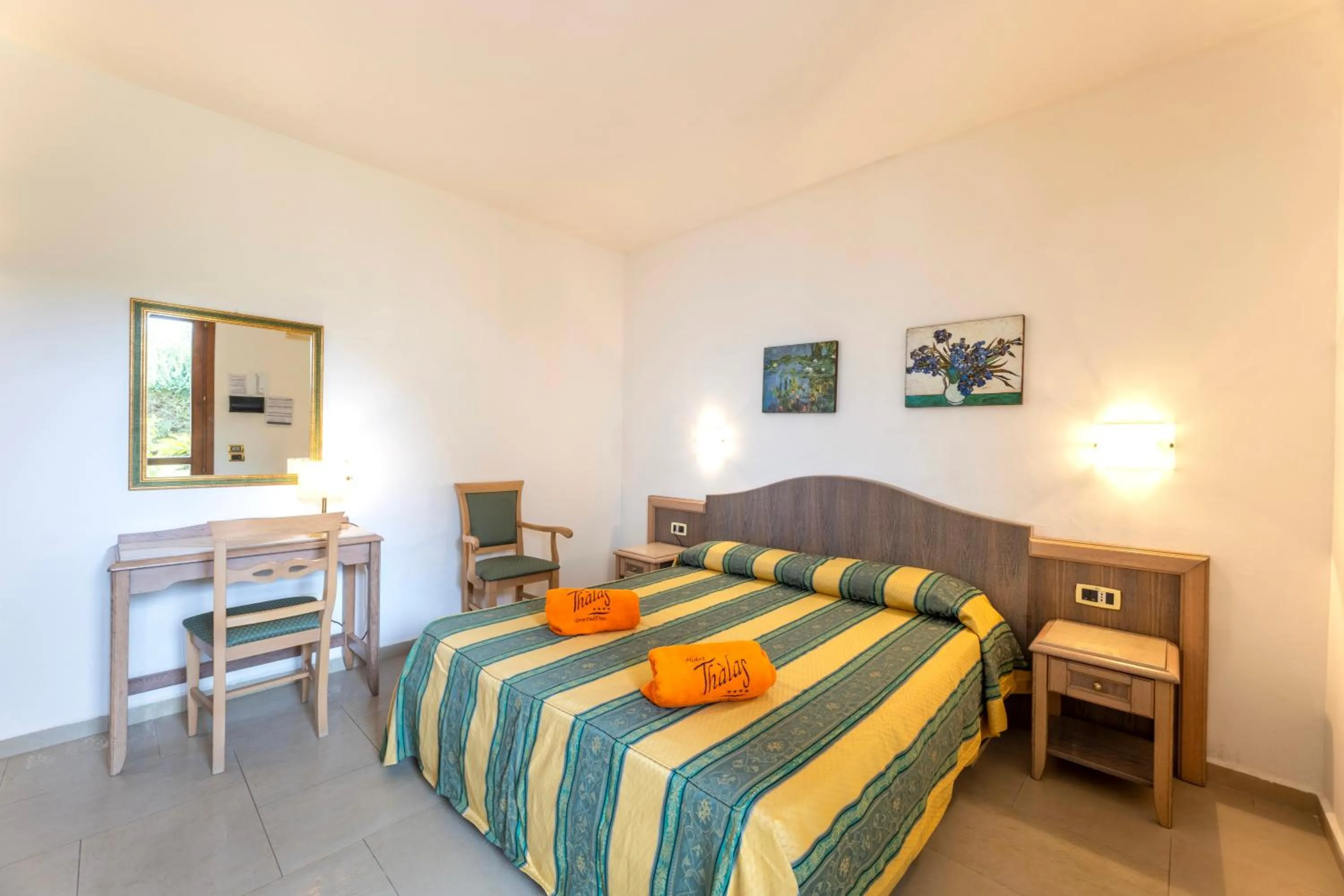 Bed in Hotel Thàlas Club