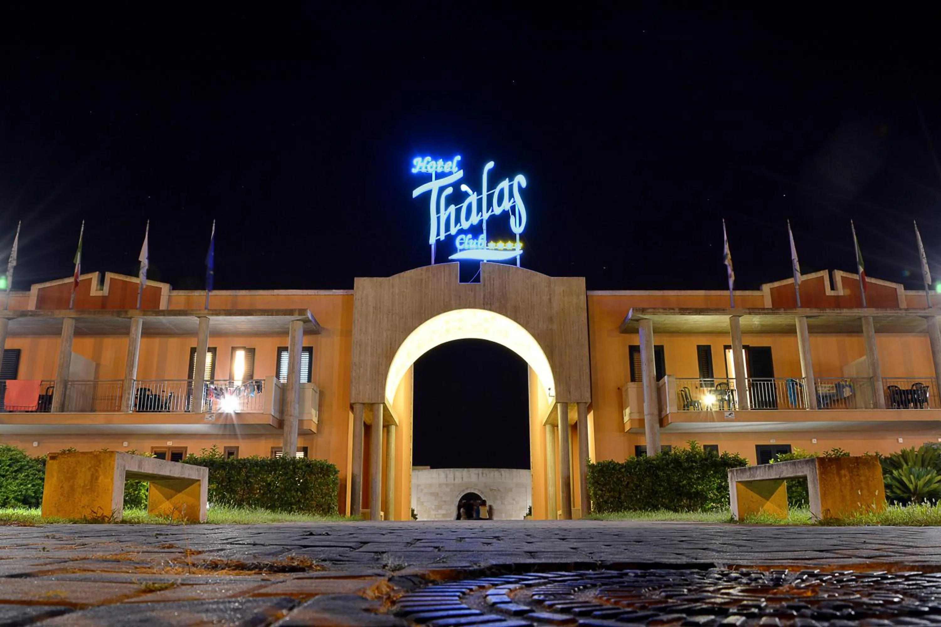 Facade/entrance in Hotel Thàlas Club