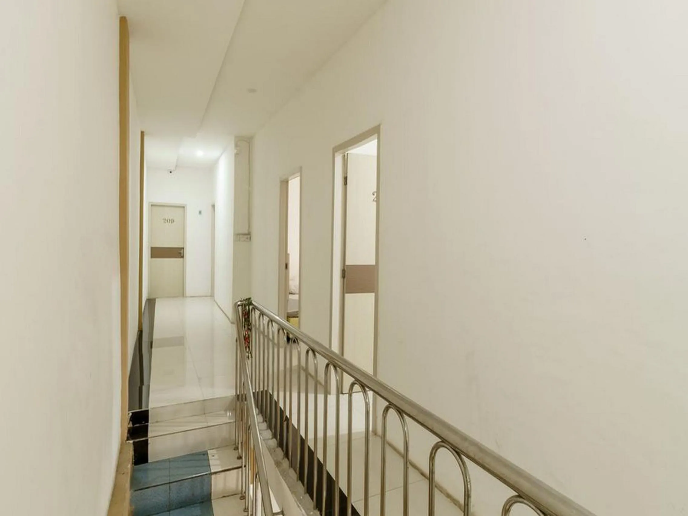 Area and facilities in RedDoorz at Tara Homestay Palembang