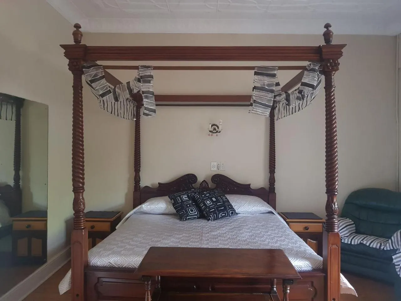 Bed in Upper Houghton Guesthouse