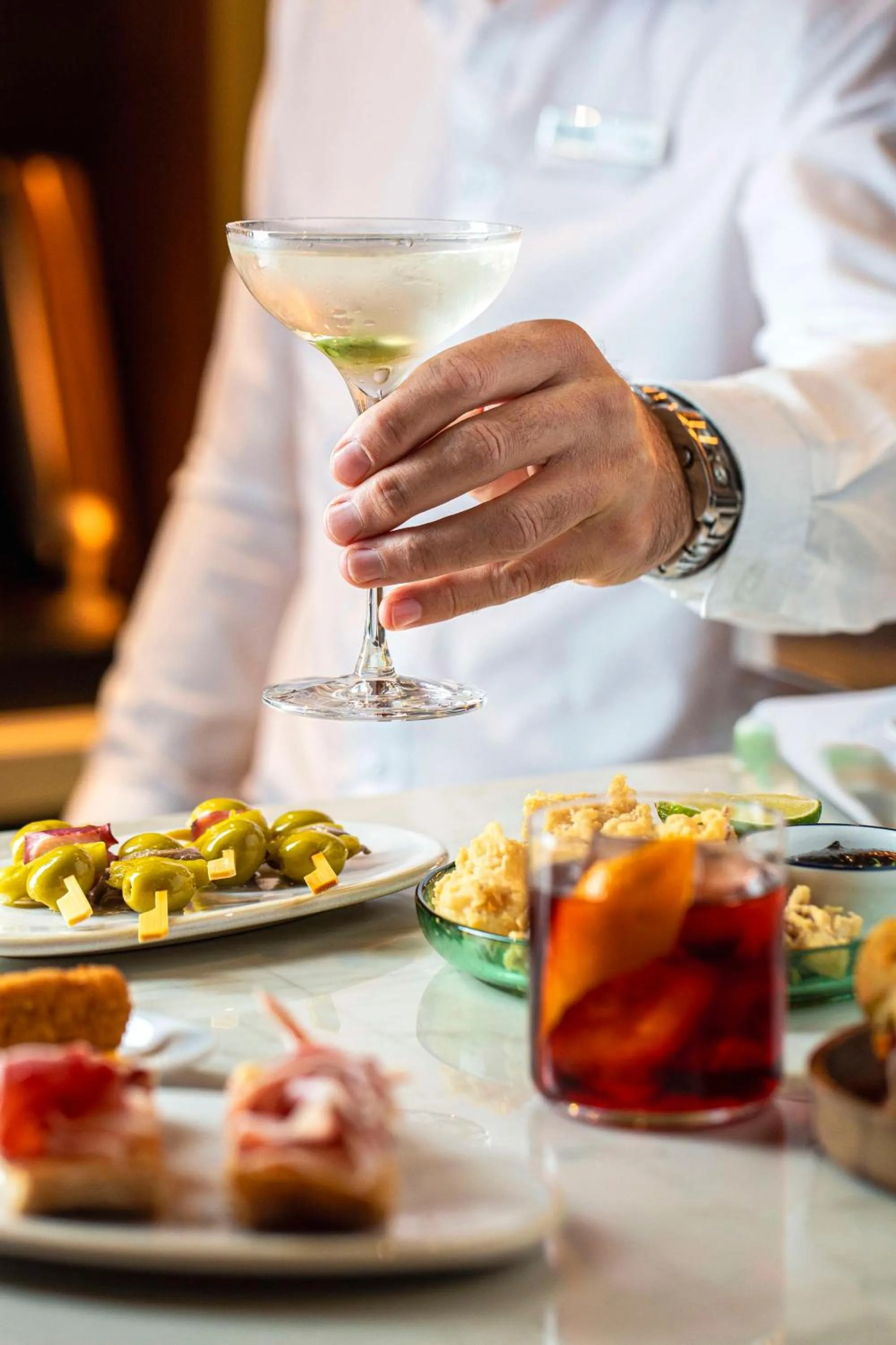 Lounge or bar in Radisson Blu 1882 Hotel, Barcelona Sagrada Familia