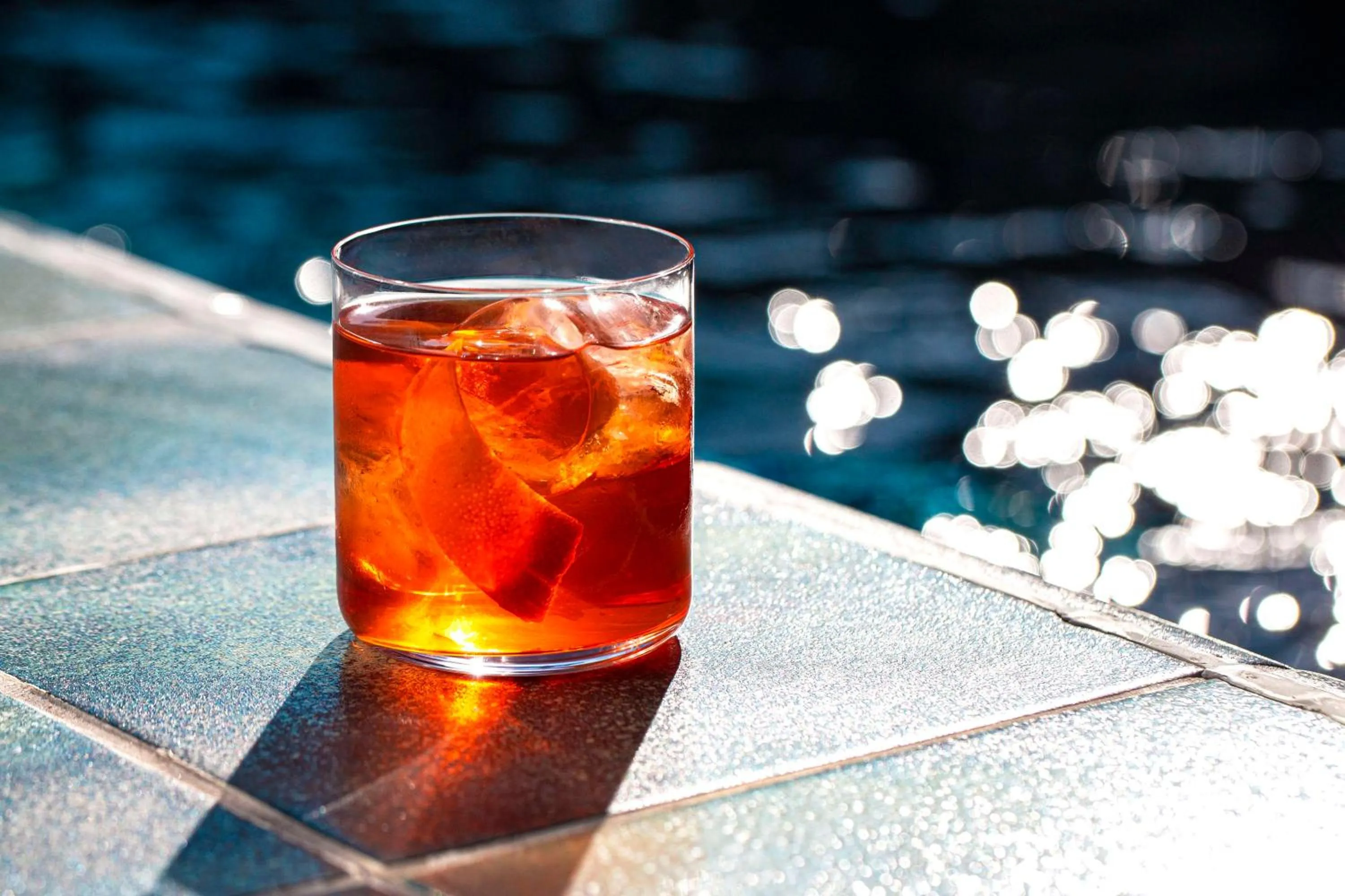 Lounge or bar in Radisson Blu 1882 Hotel, Barcelona Sagrada Familia