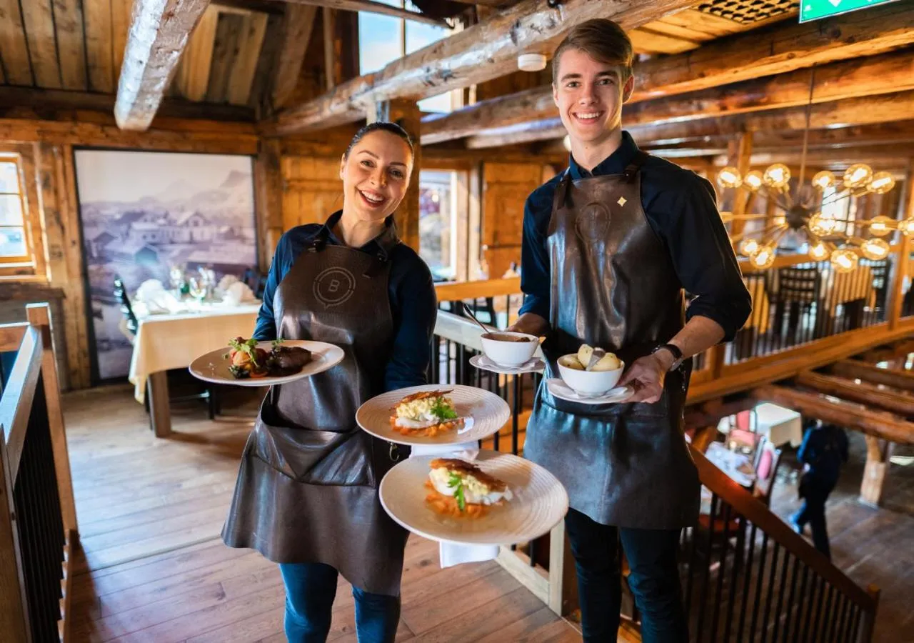 Restaurant/places to eat in Svinøya Rorbuer