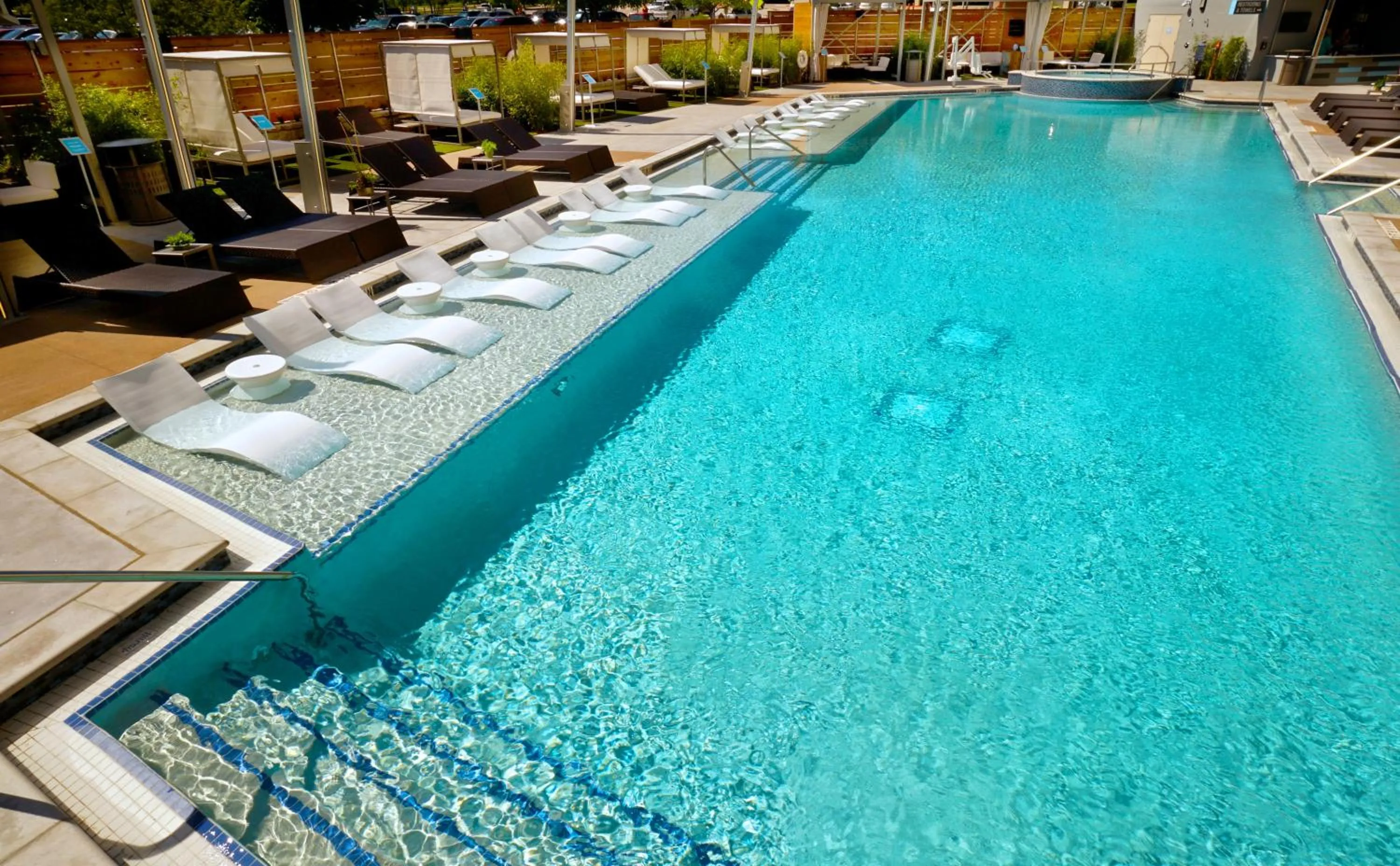 Swimming pool in Hard Rock Hotel & Casino Tulsa