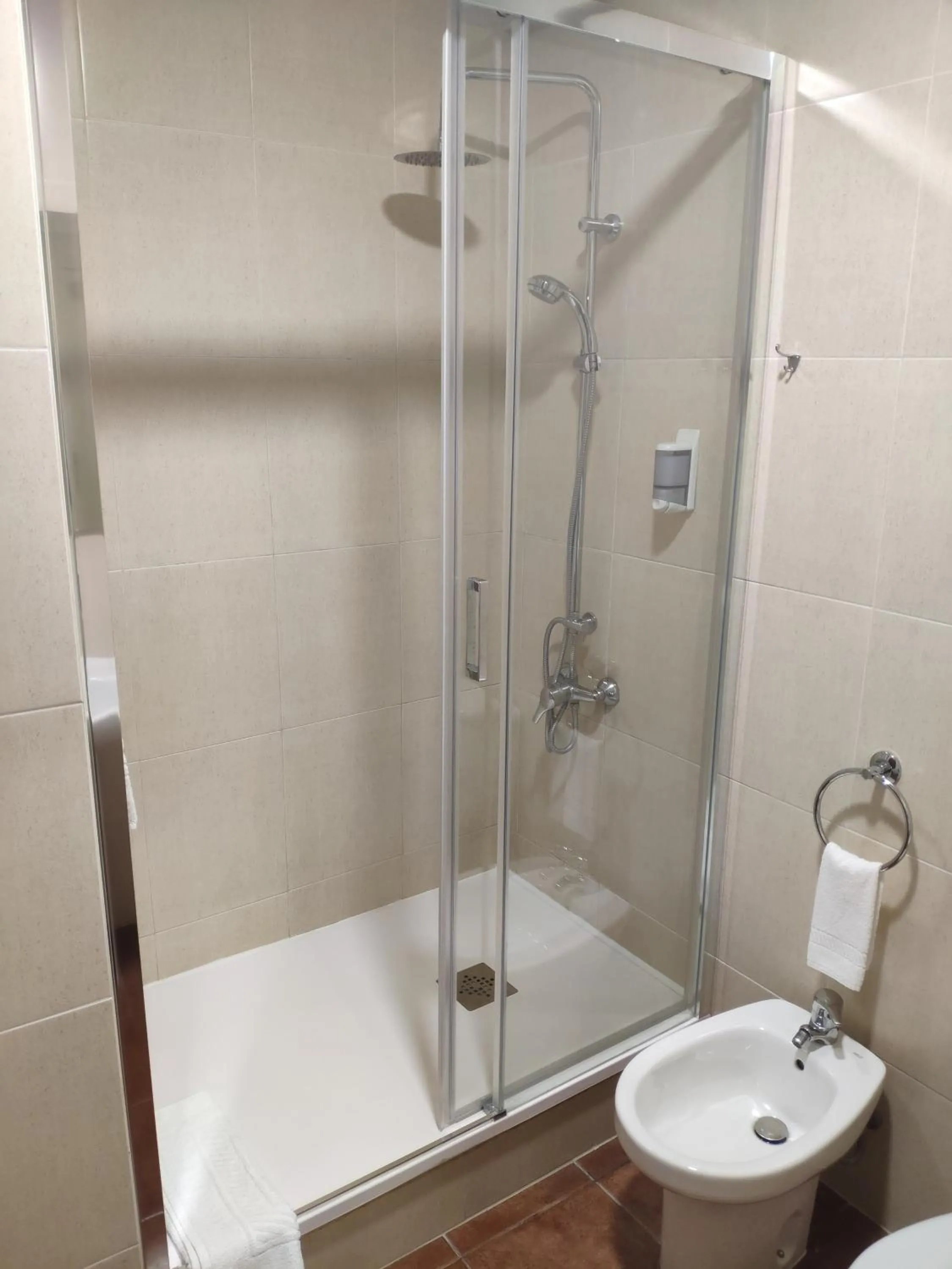 Shower in Hotel Casa do Tua