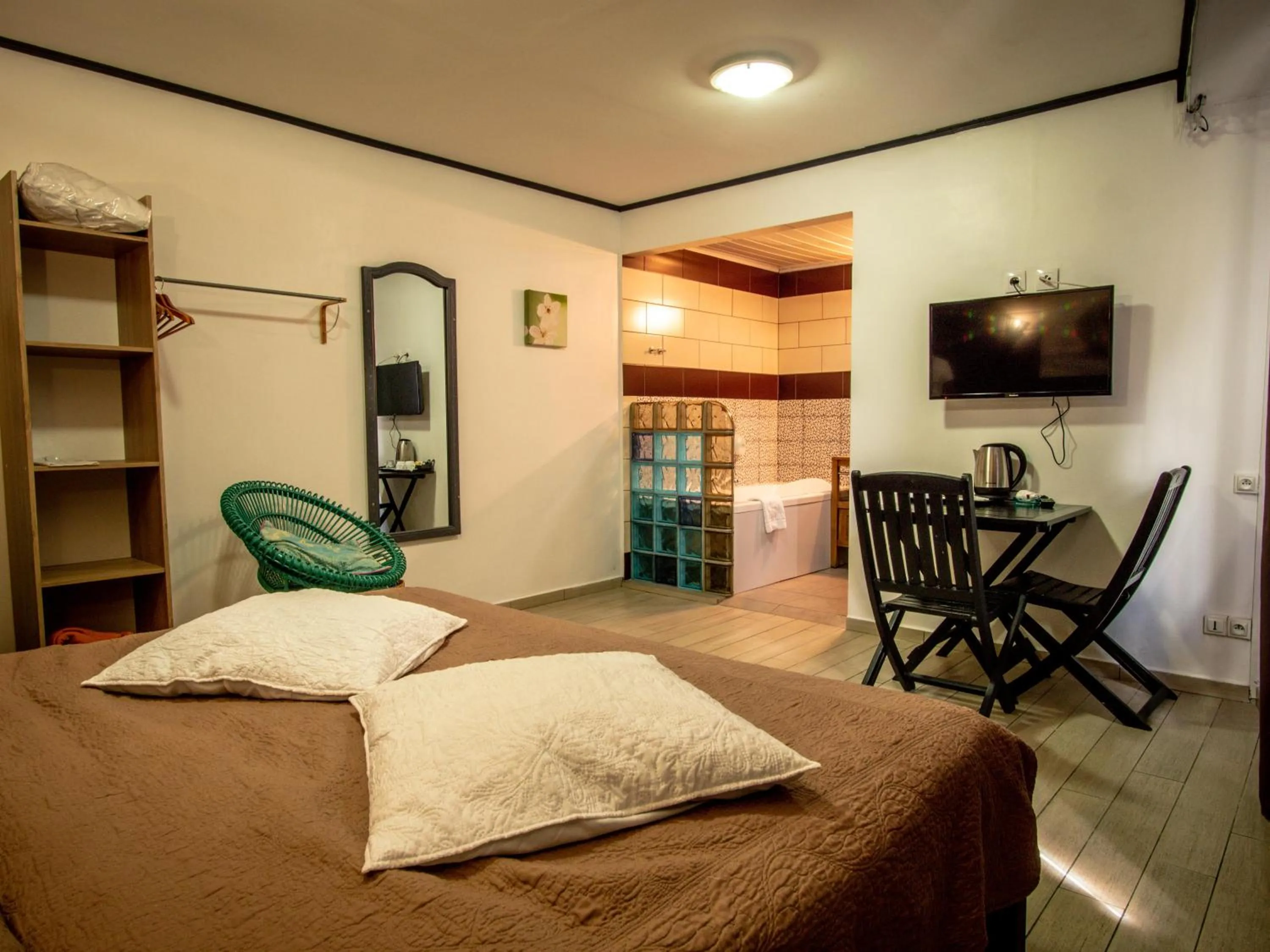 Photo of the whole room, Bed in Sud Hôtel