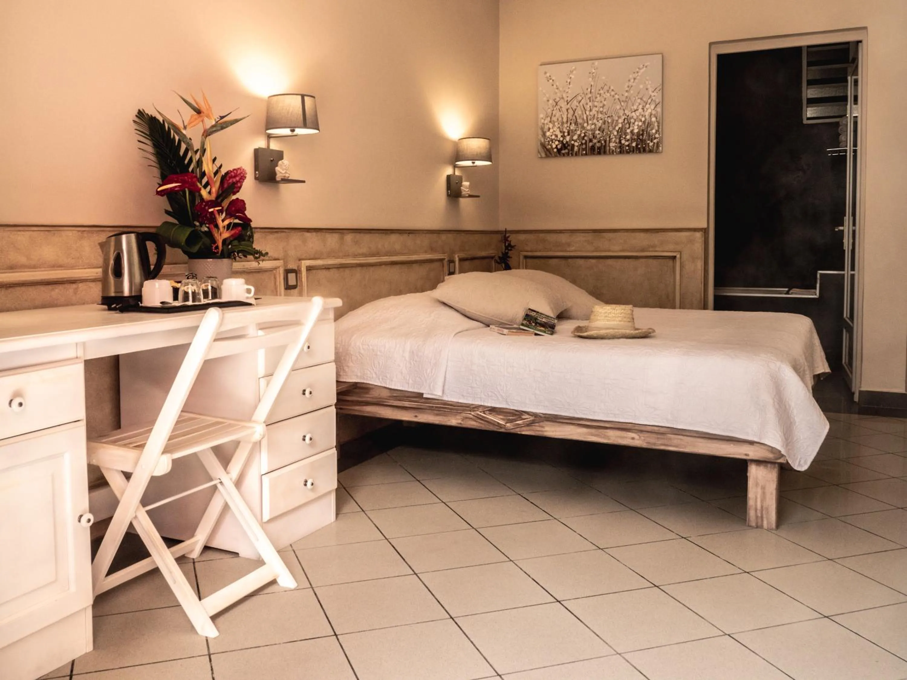 Photo of the whole room, Bed in Sud Hôtel