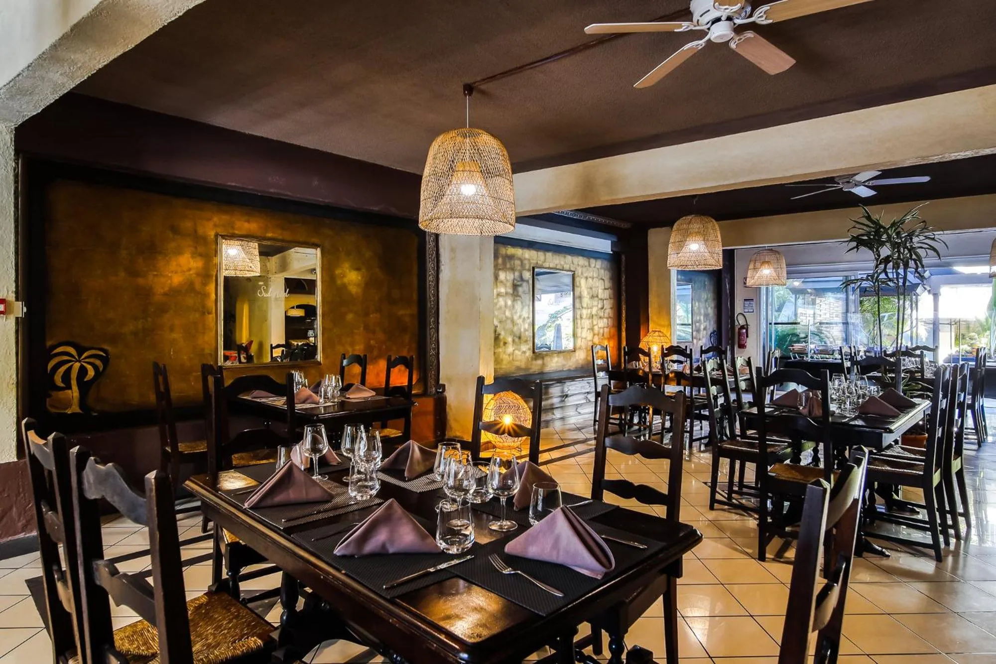 Restaurant/places to eat in Sud Hôtel