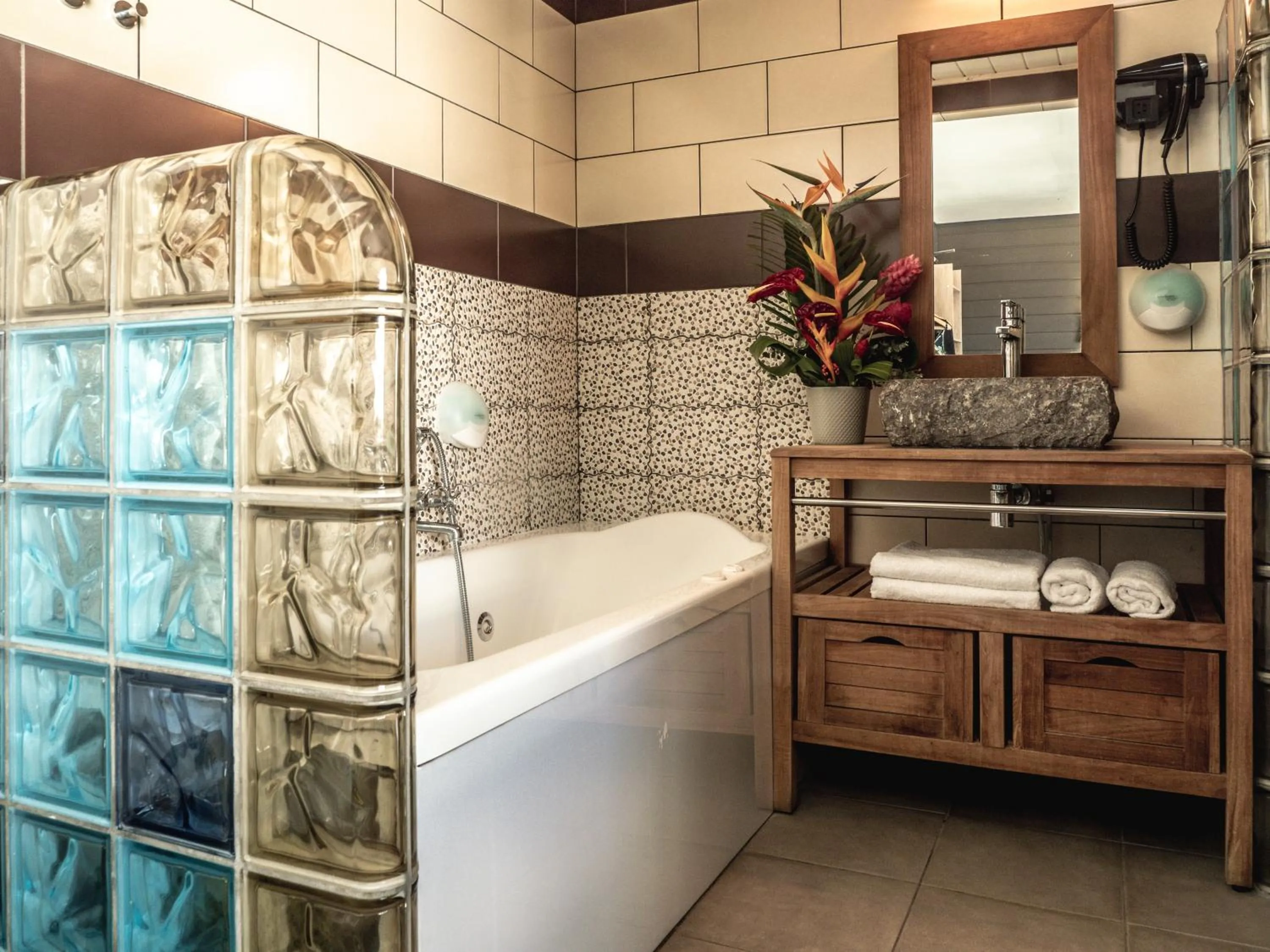 Bathroom in Sud Hôtel