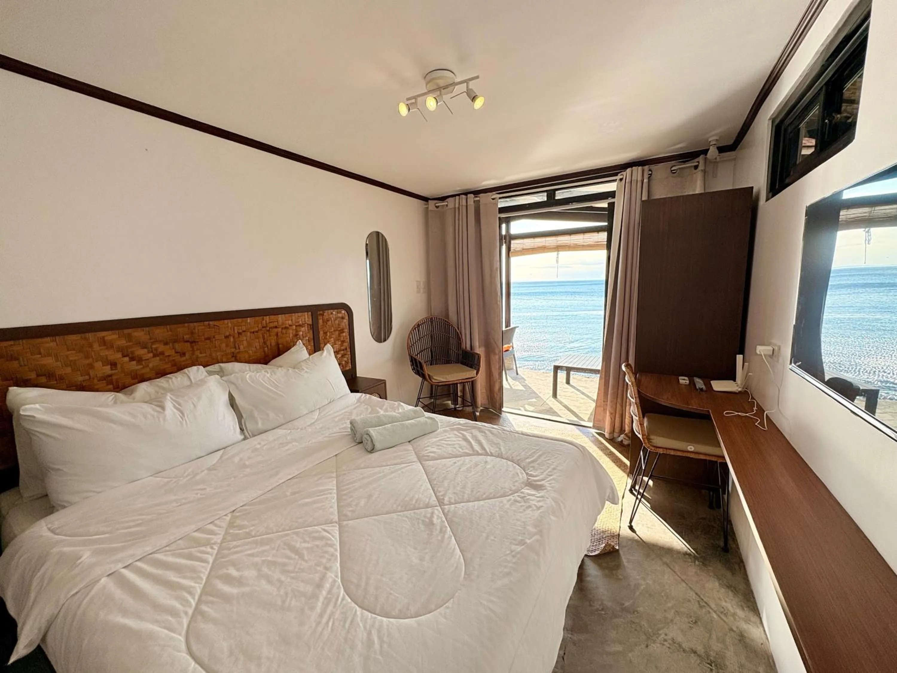 Photo of the whole room, Bed in Villa Milagros Dive Inn Anilao