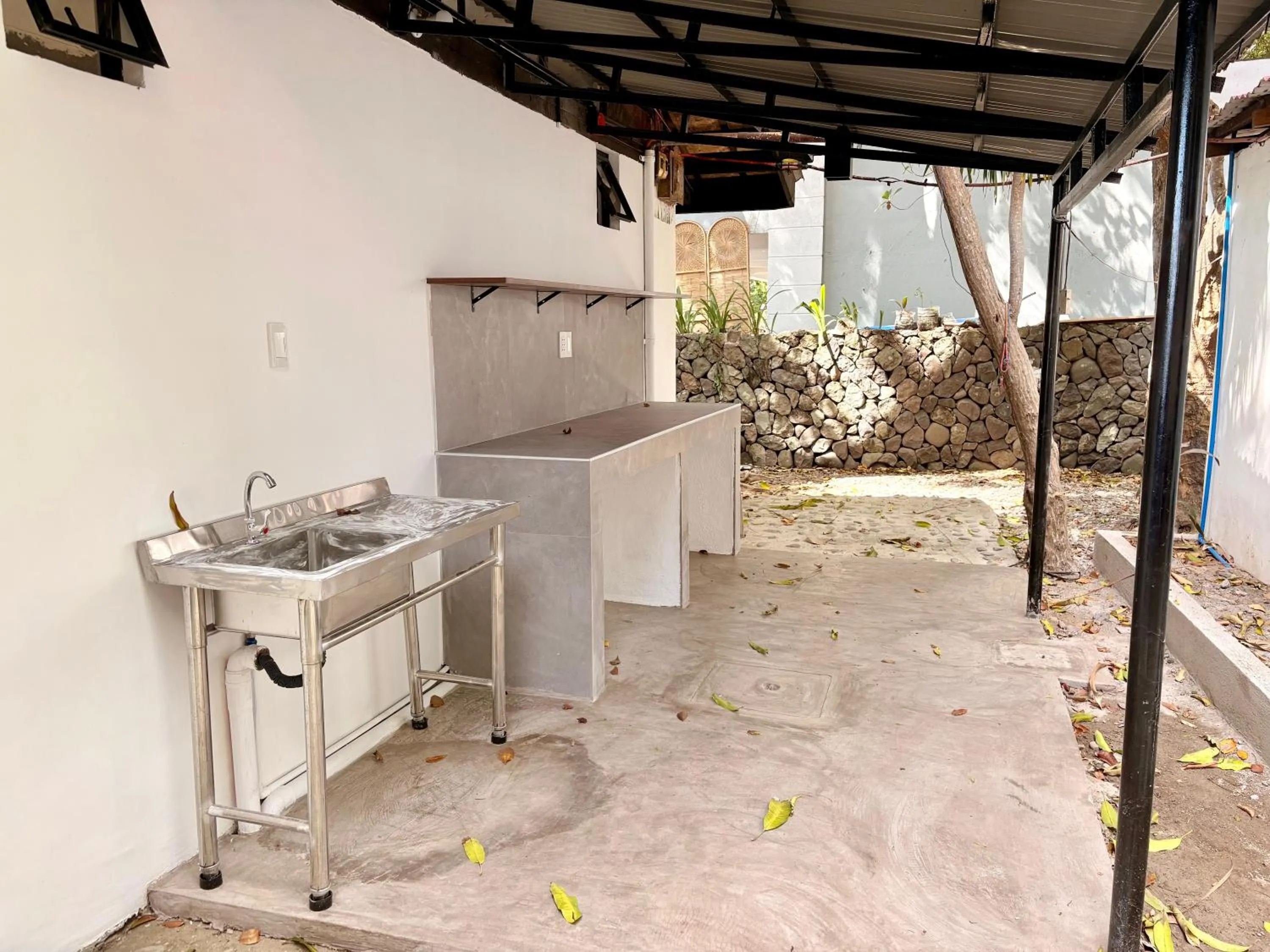 Day in Villa Milagros Dive Inn Anilao