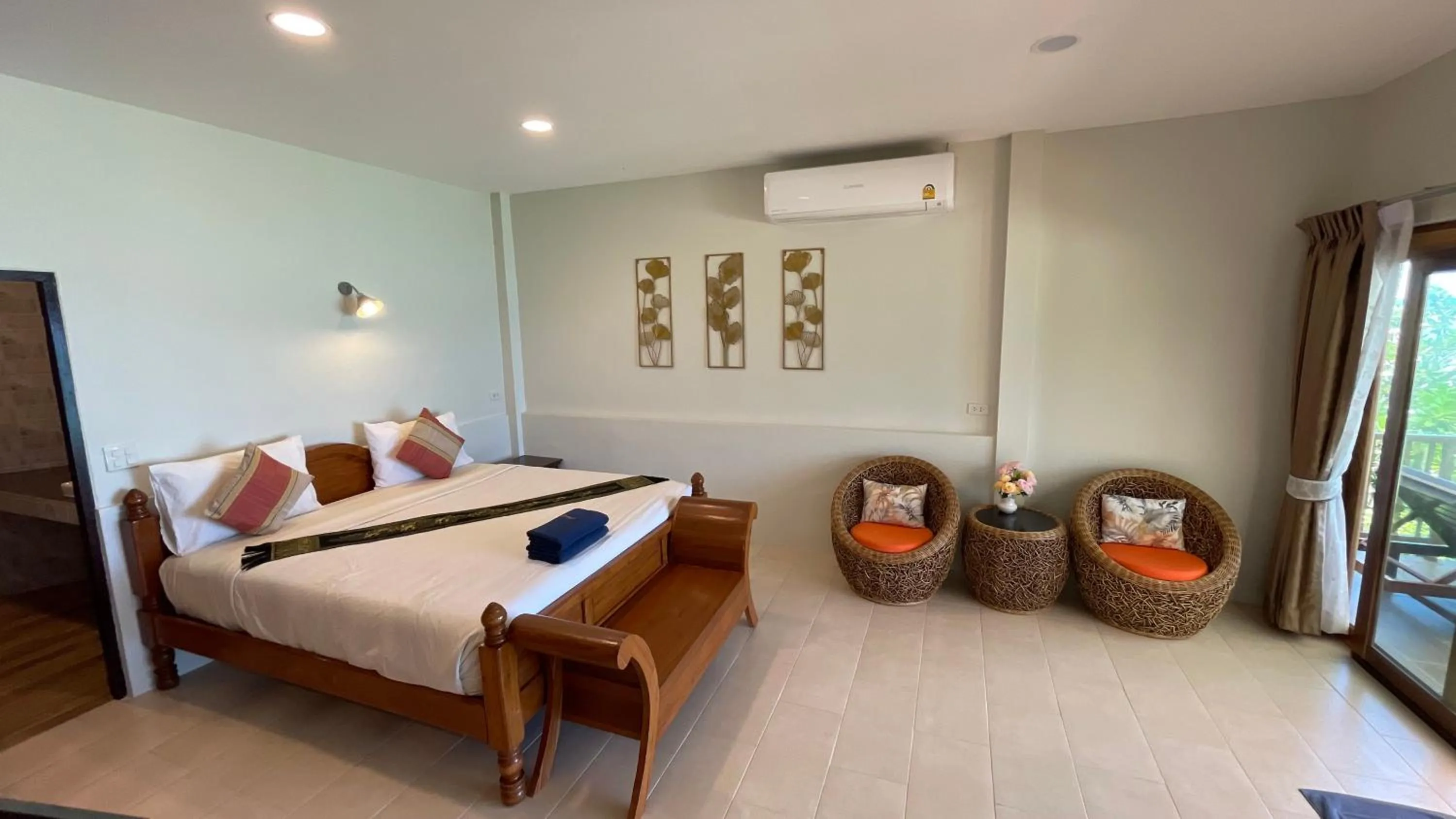 Bed in Paradise Pearl Bungalows