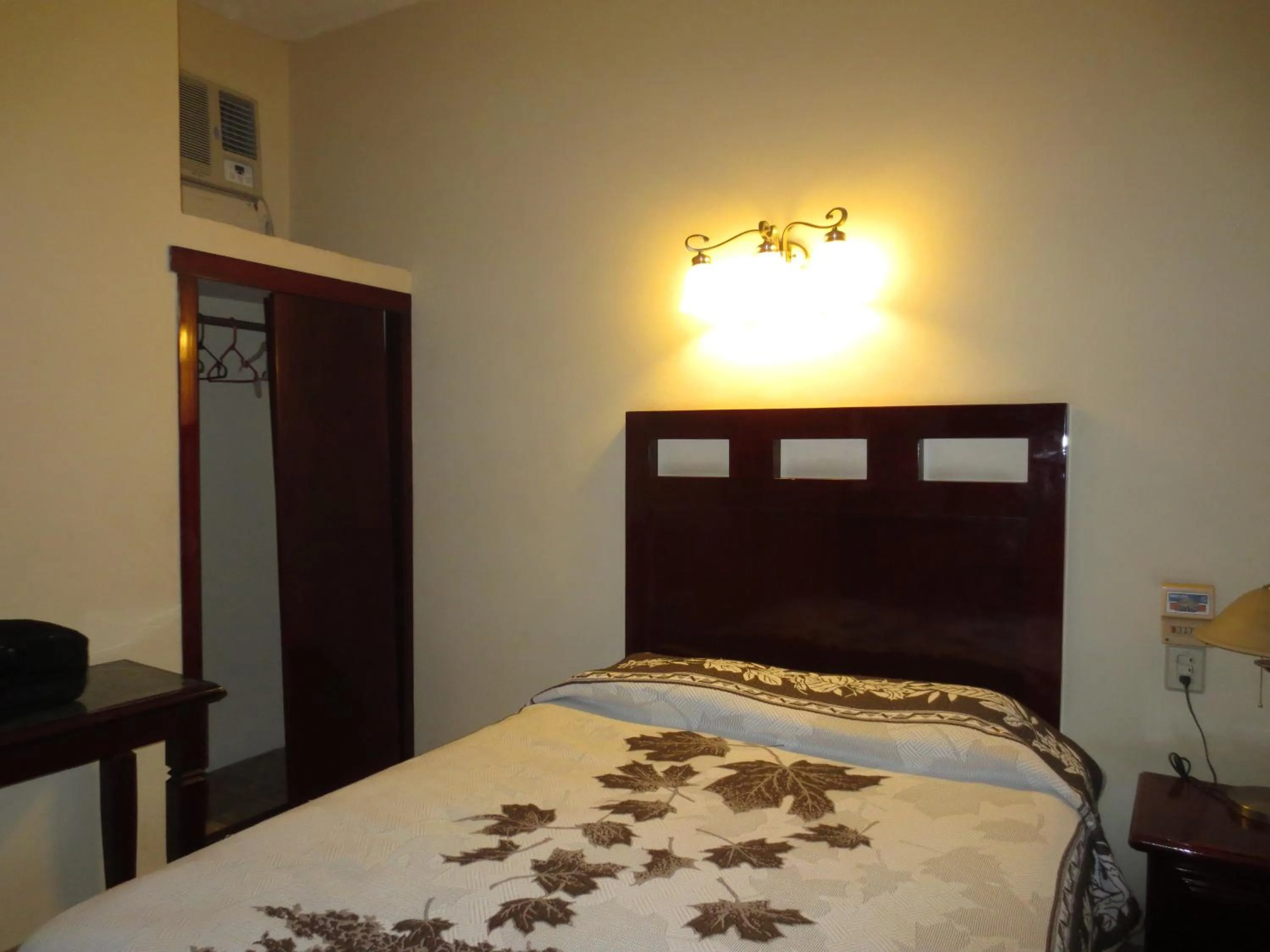 Photo of the whole room, Bed in Hotel Cosmos