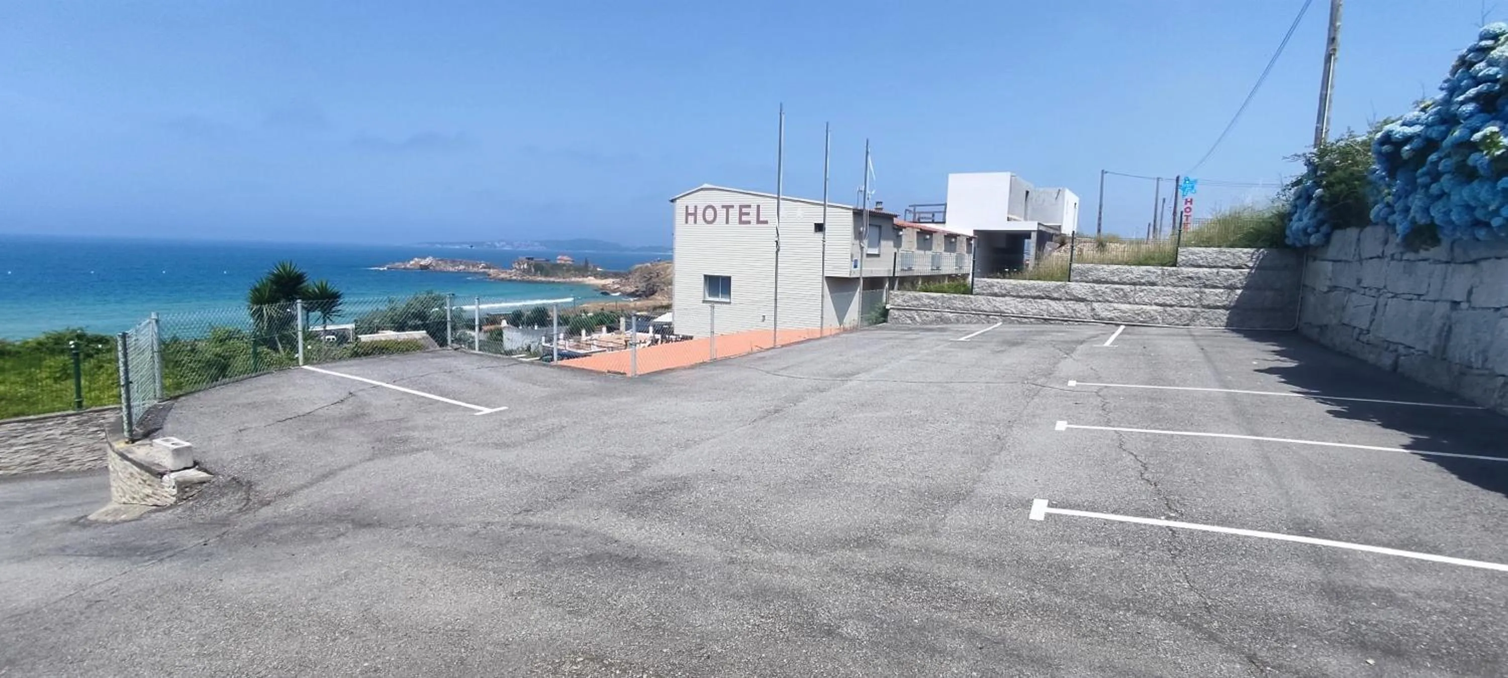 Parking in Hotel Estrella del Mar