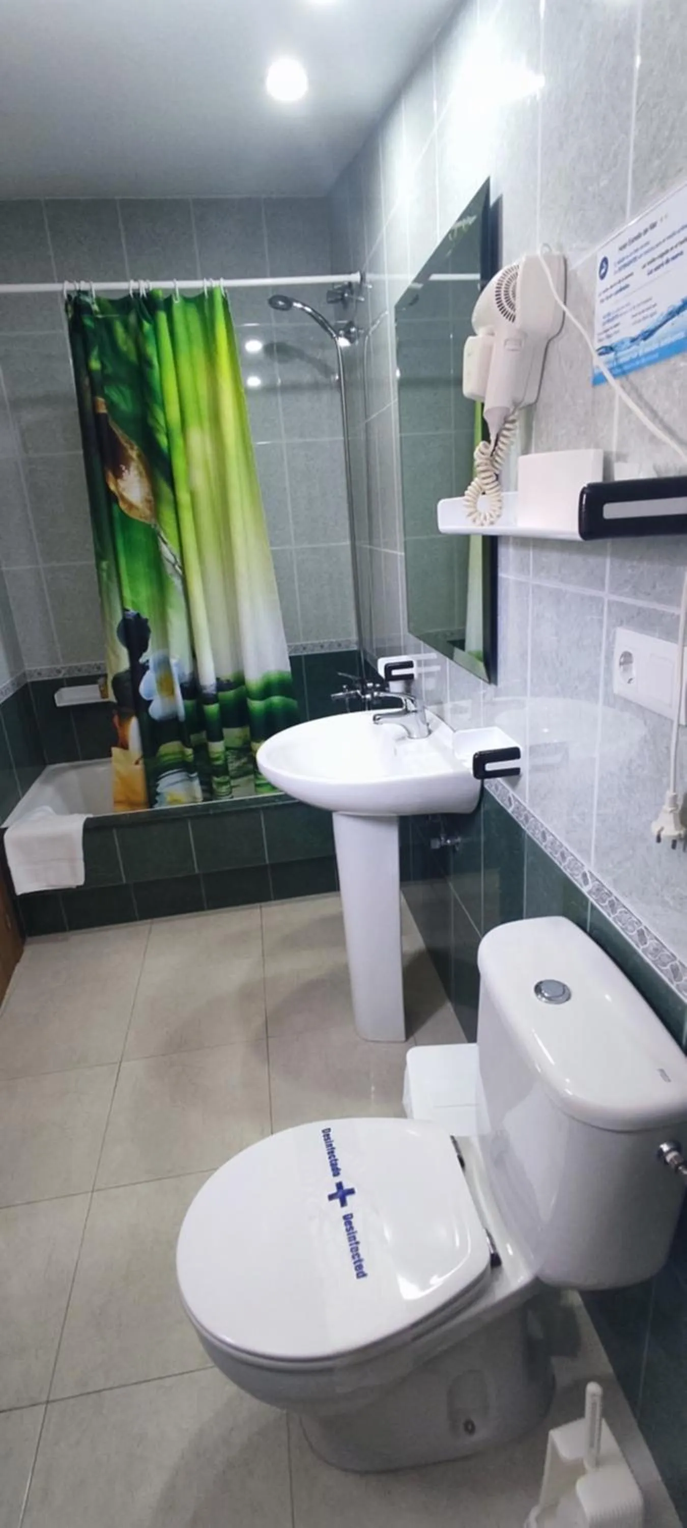 Bathroom in Hotel Estrella del Mar