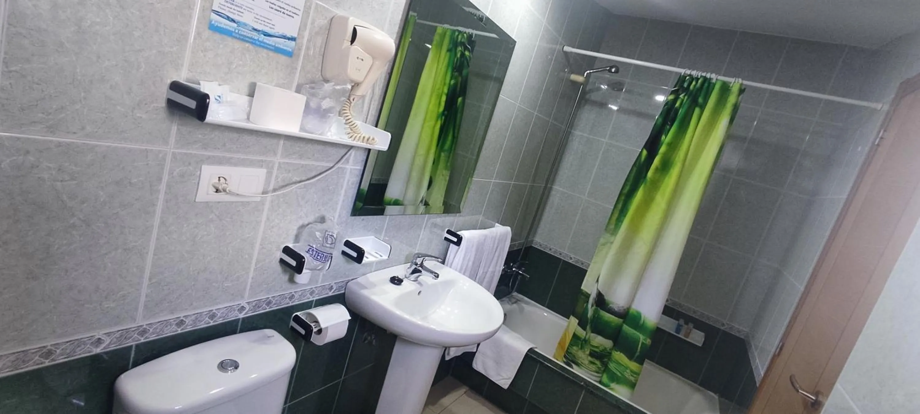 Bathroom in Hotel Estrella del Mar