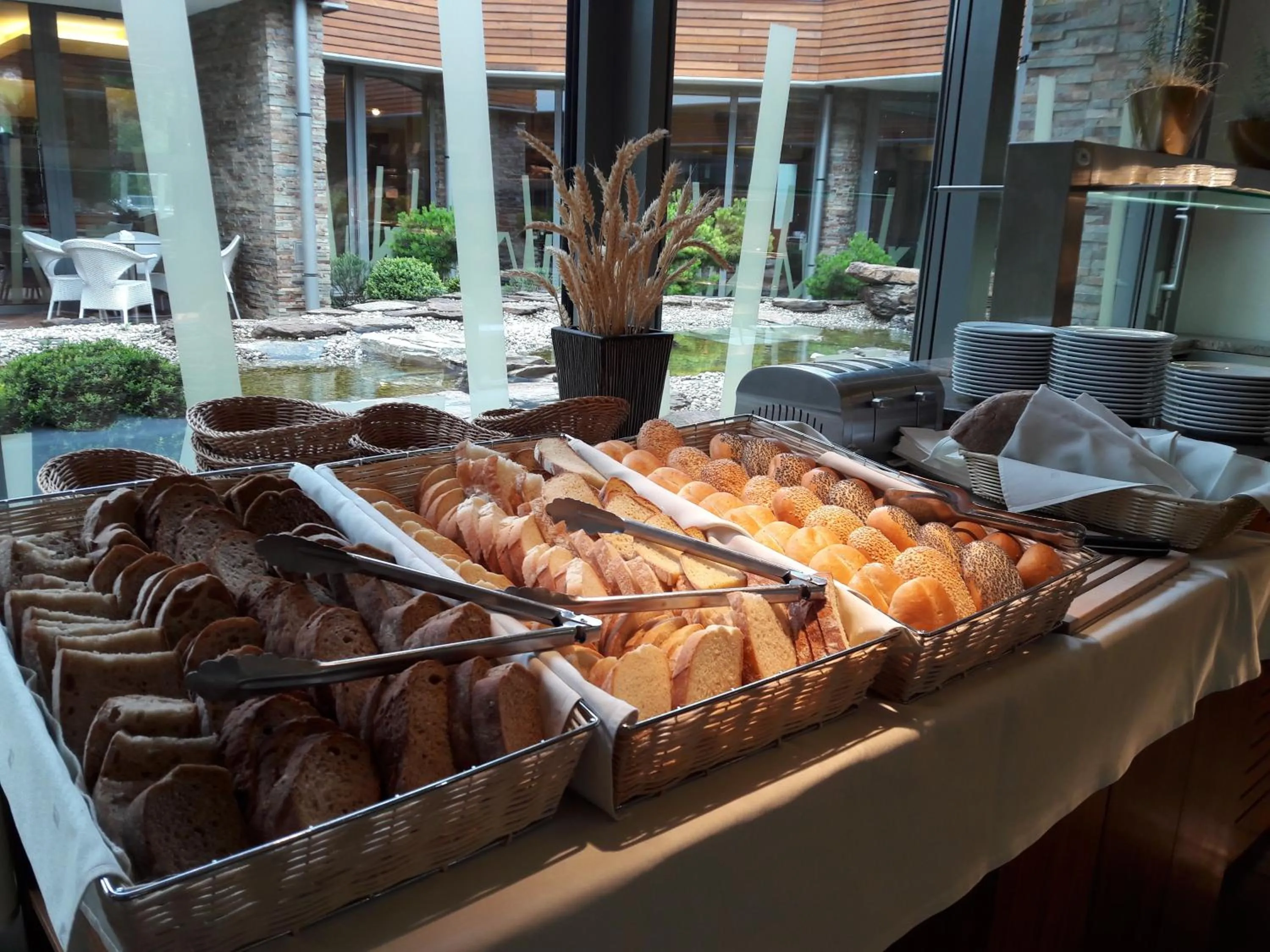 Buffet breakfast in Terme Zreče – Hotel Atrij