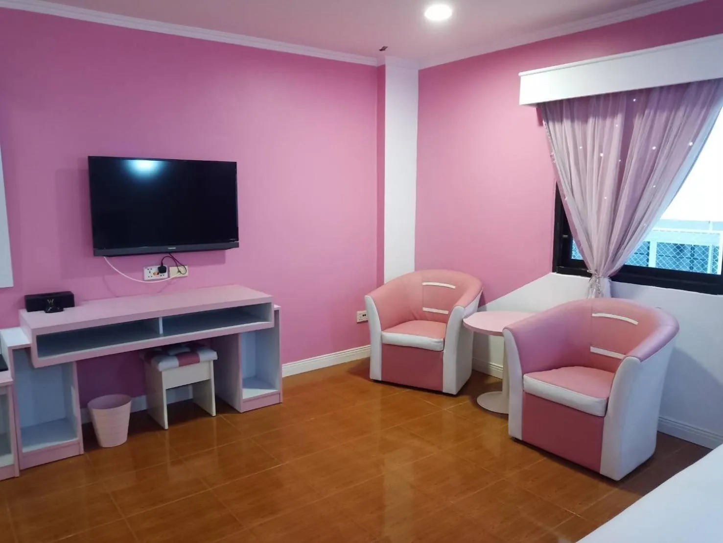 TV and multimedia in The Wai Hotel Danok