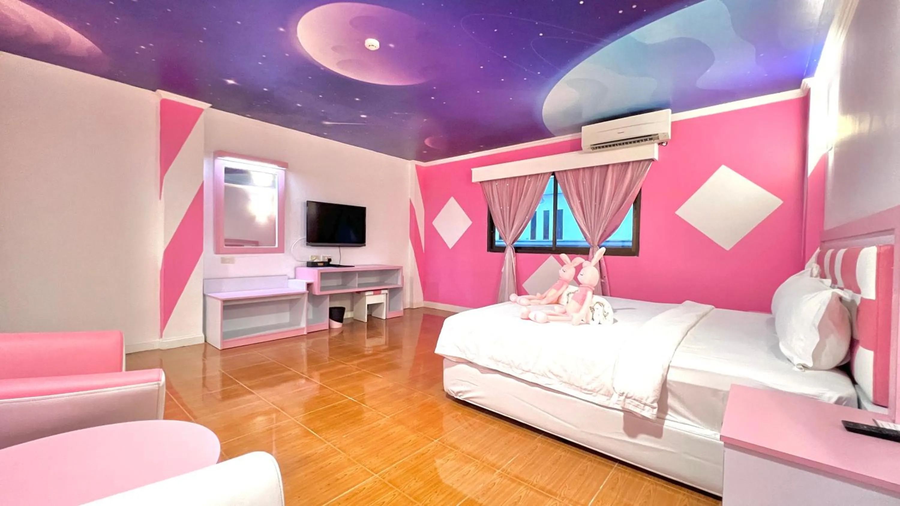 Bedroom in The Wai Hotel Danok