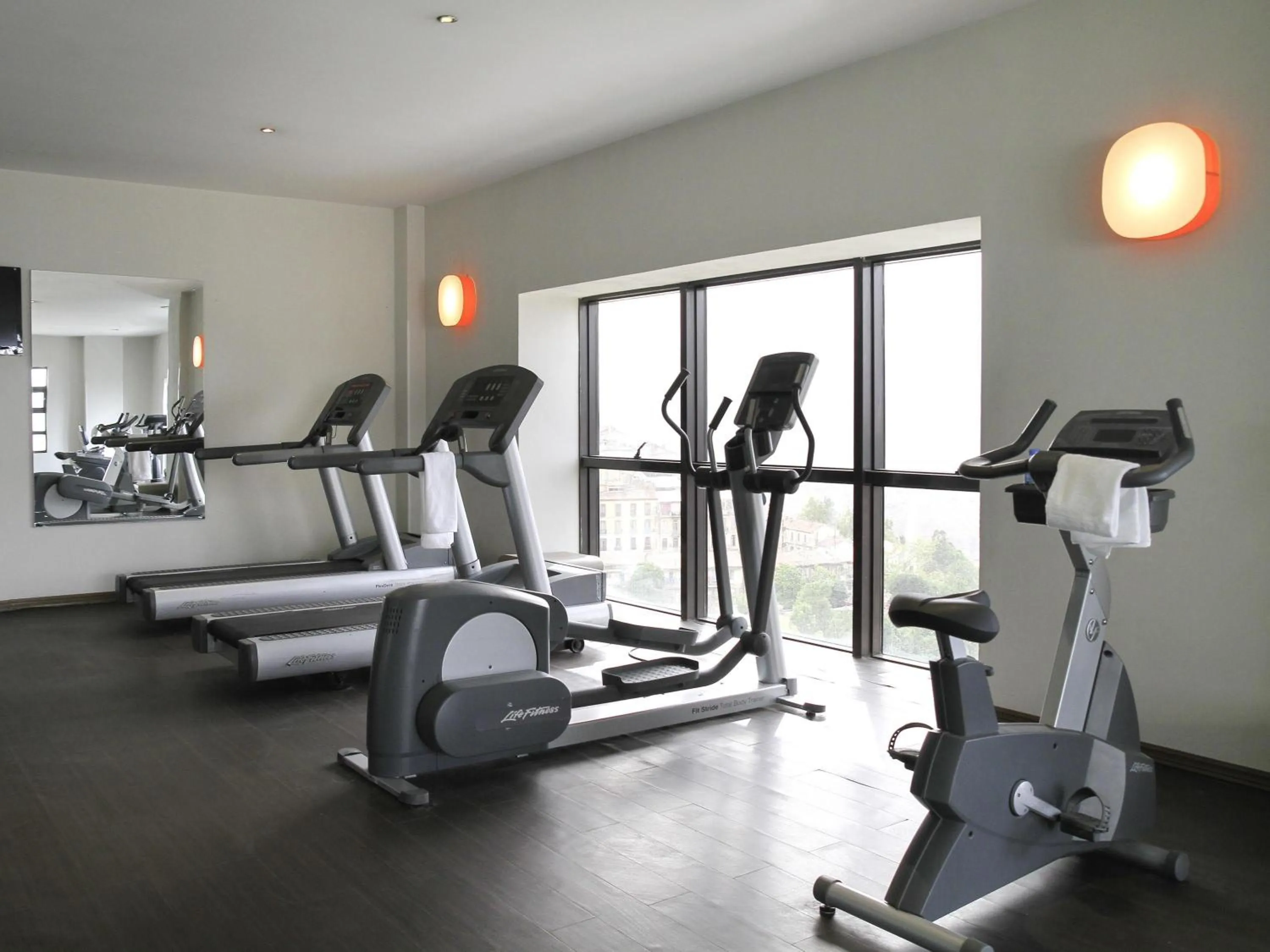 Fitness centre/facilities in Novotel Constantine