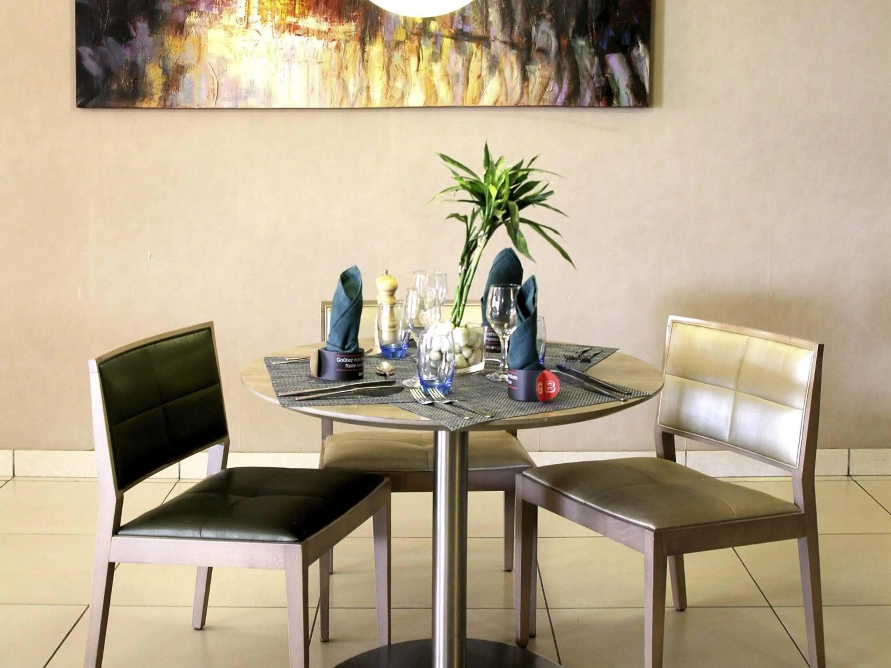 Restaurant/places to eat in Novotel Constantine