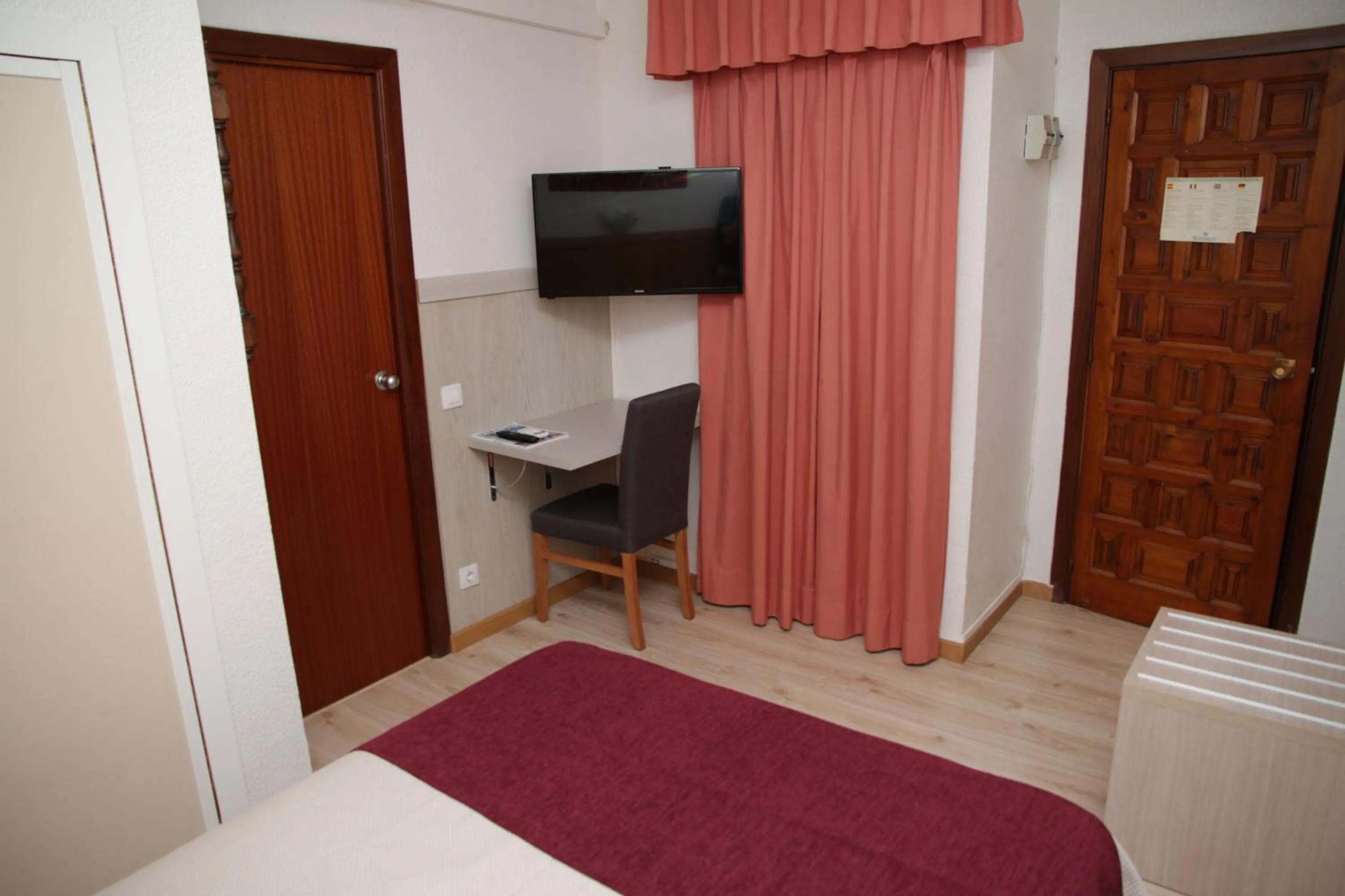 Bedroom, Bed in Hotel Real Castellon