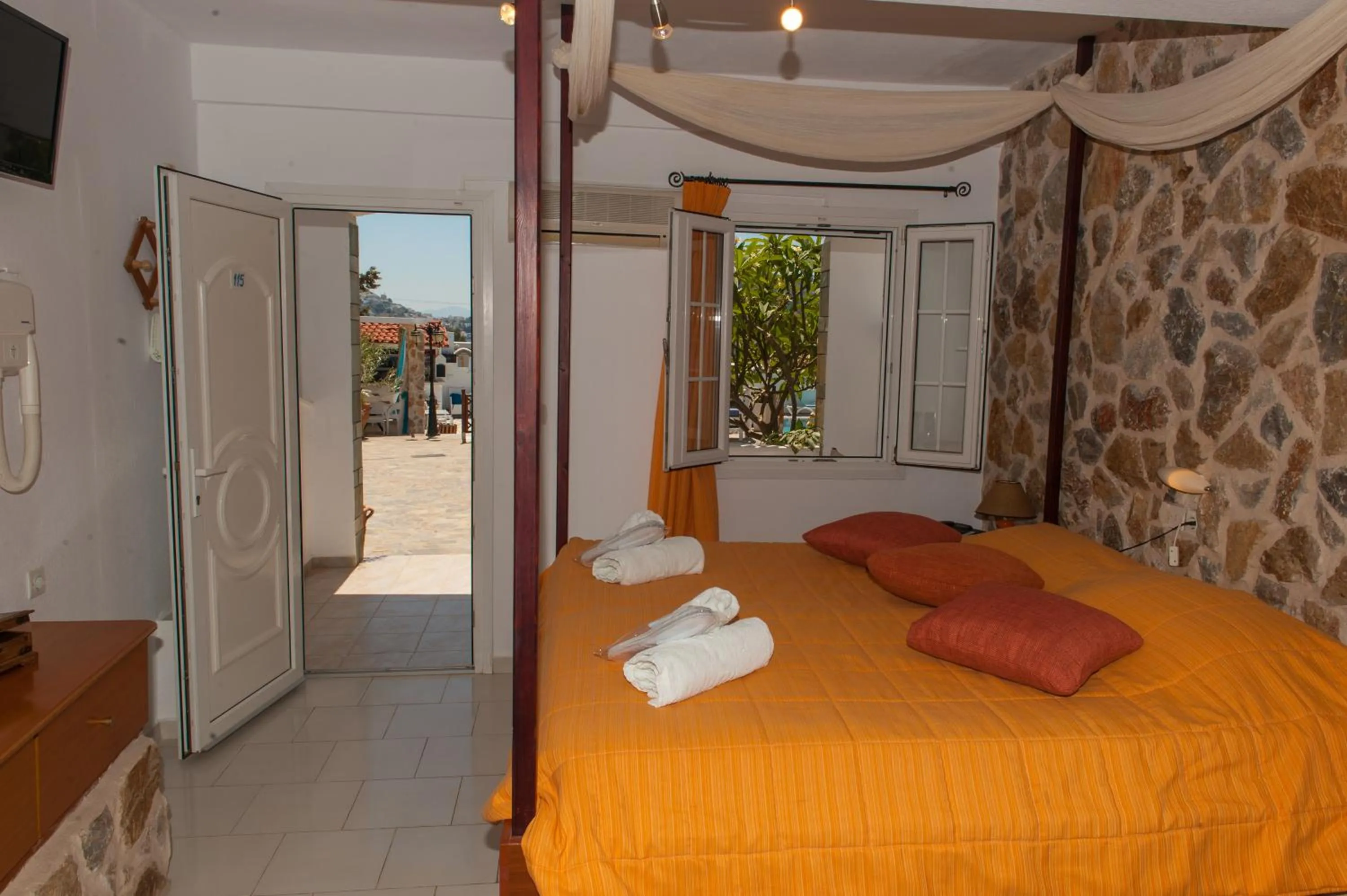 View (from property/room), Bed in Saraya Resort