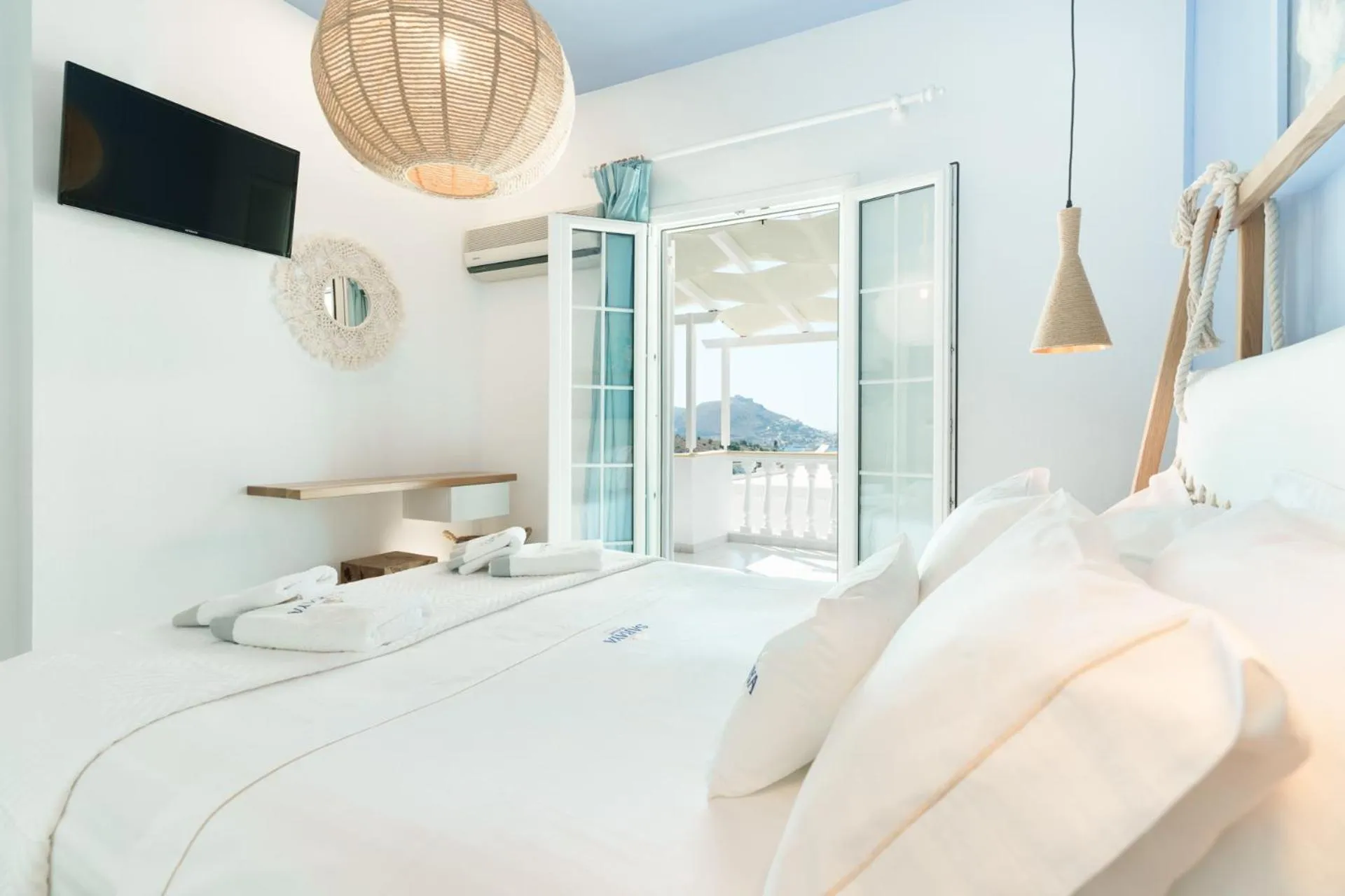 Bed in Saraya Resort