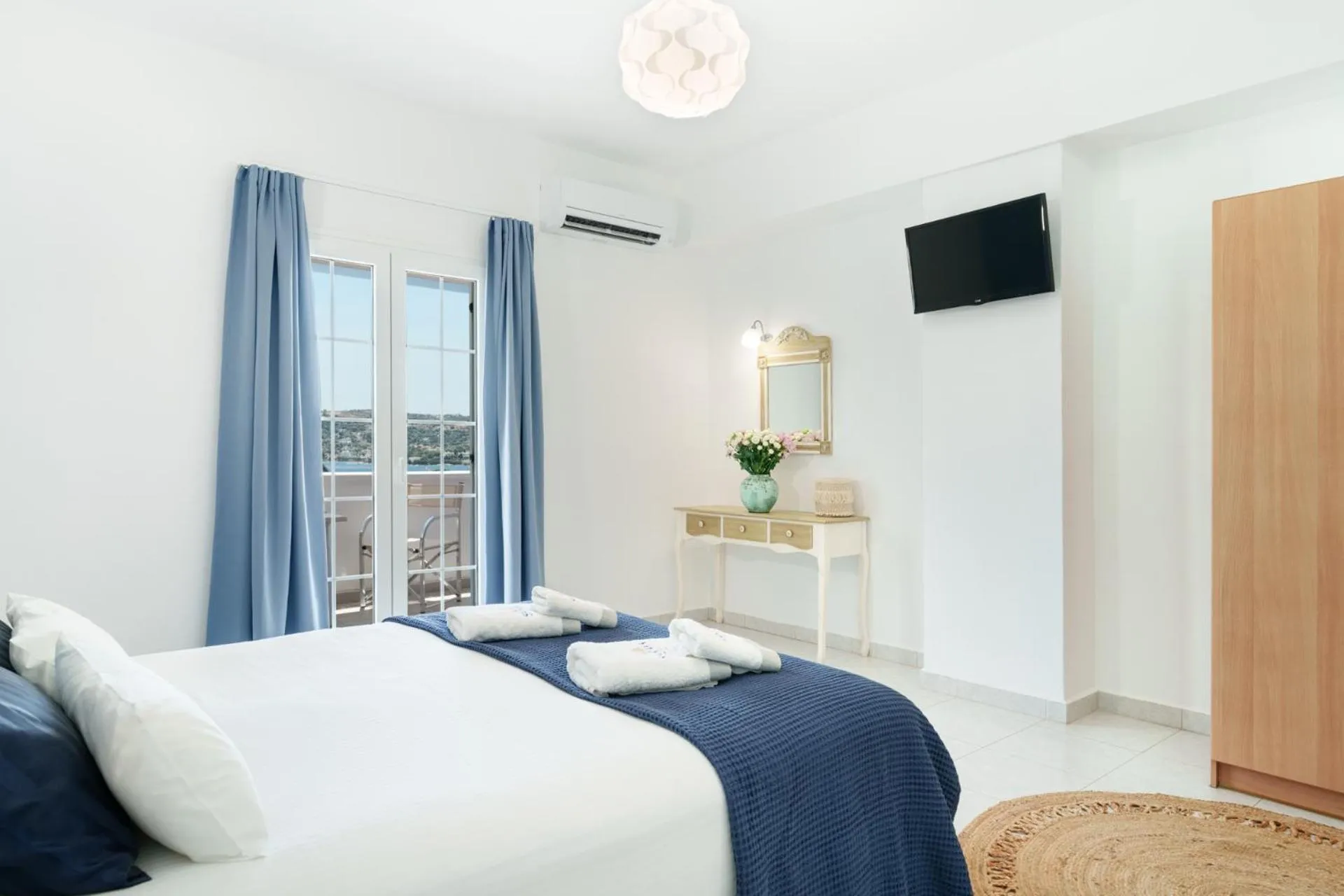 Bed in Saraya Resort