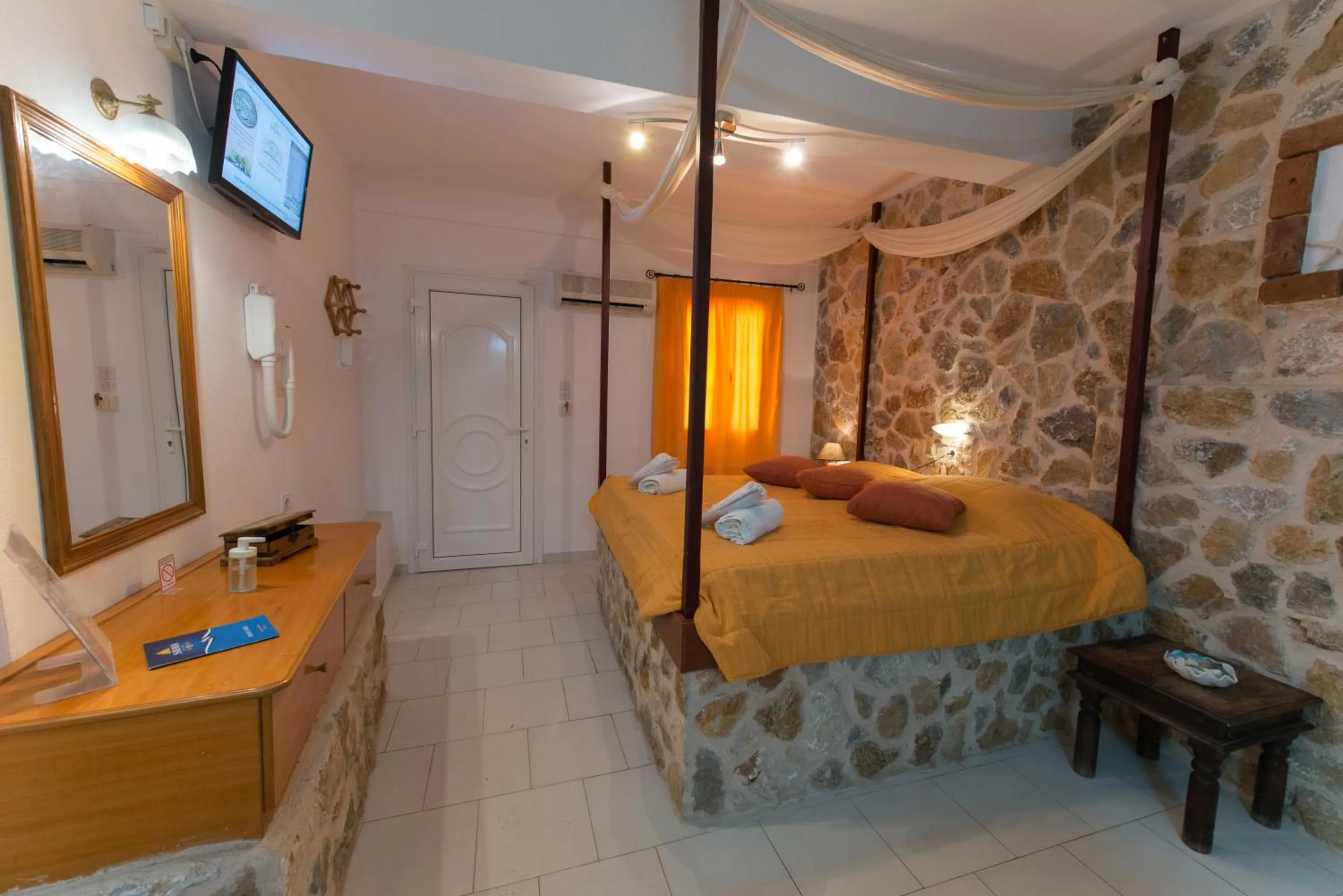 Bedroom, Bed in Saraya Resort