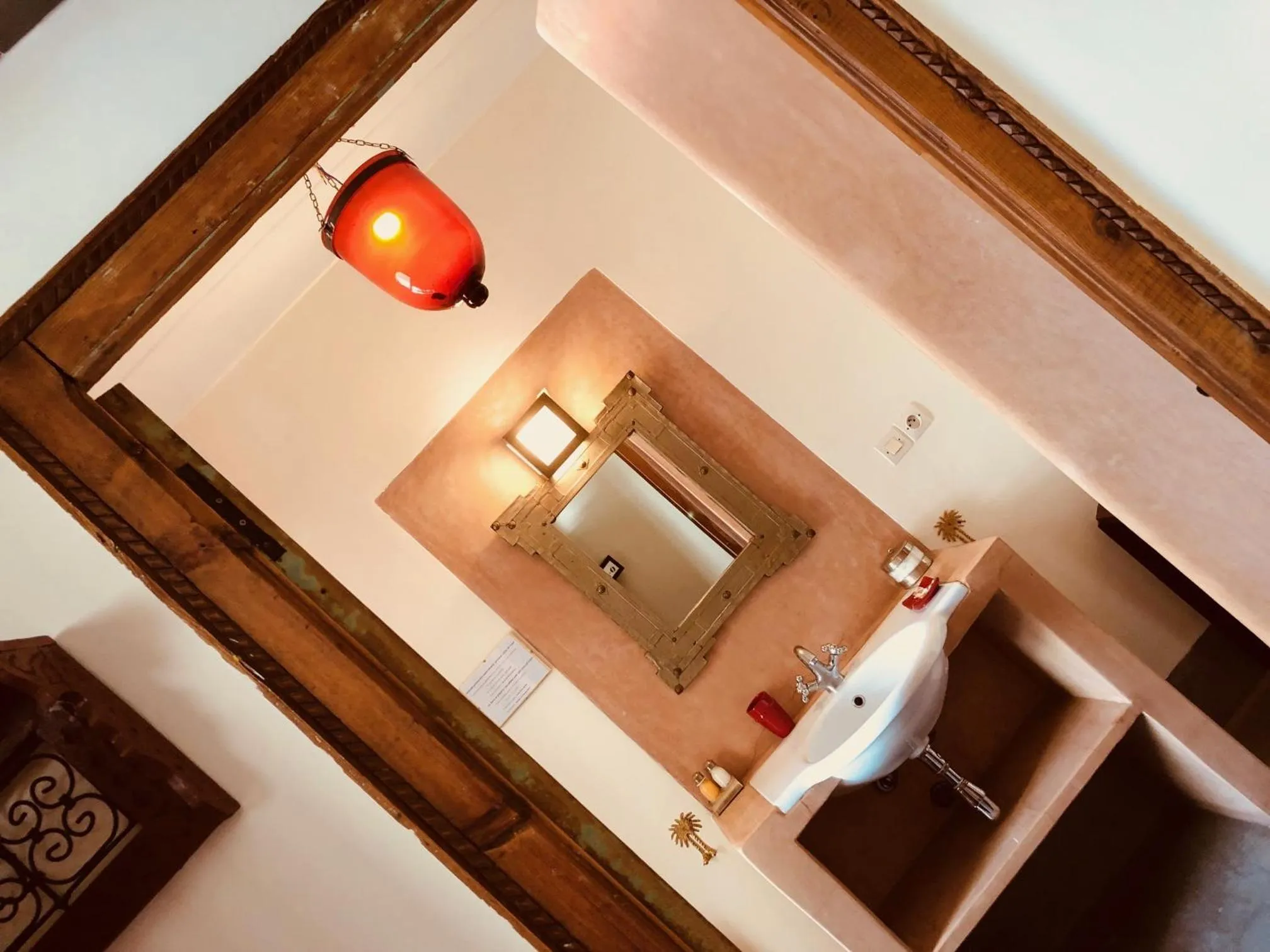 Shower in Riad Le Coq Berbère