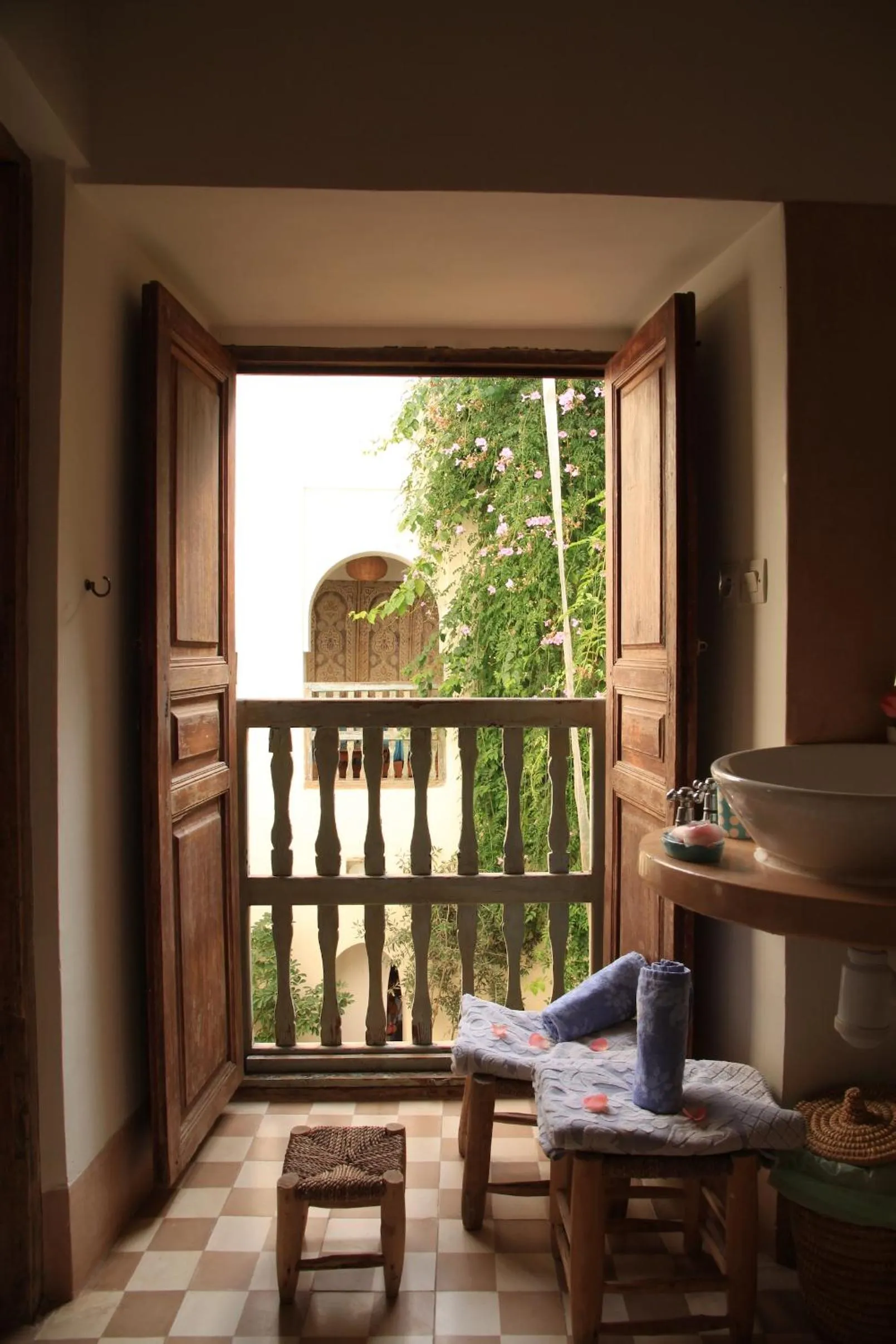Shower in Riad Le Coq Berbère