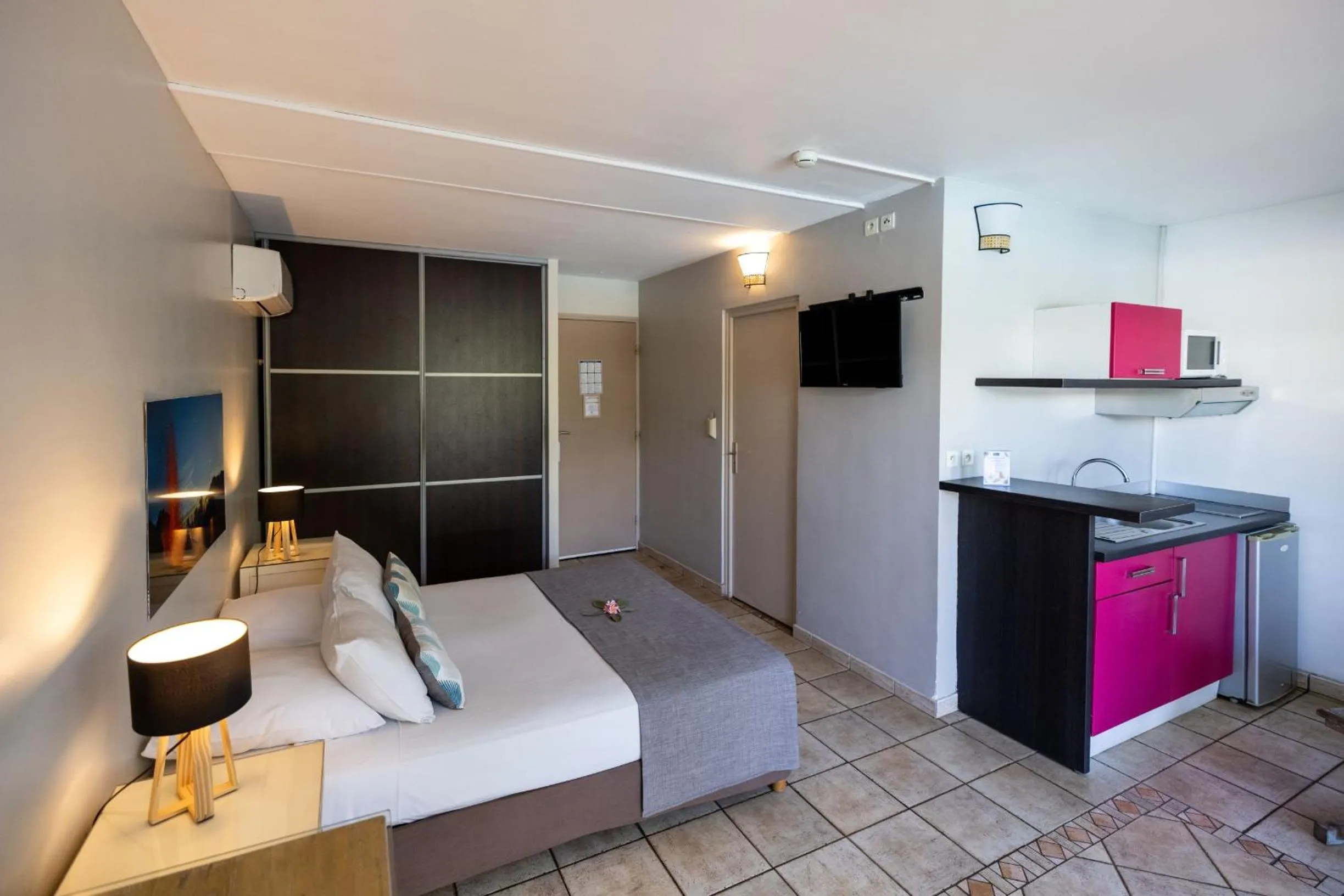 Kitchen or kitchenette in Hôtel Les Créoles